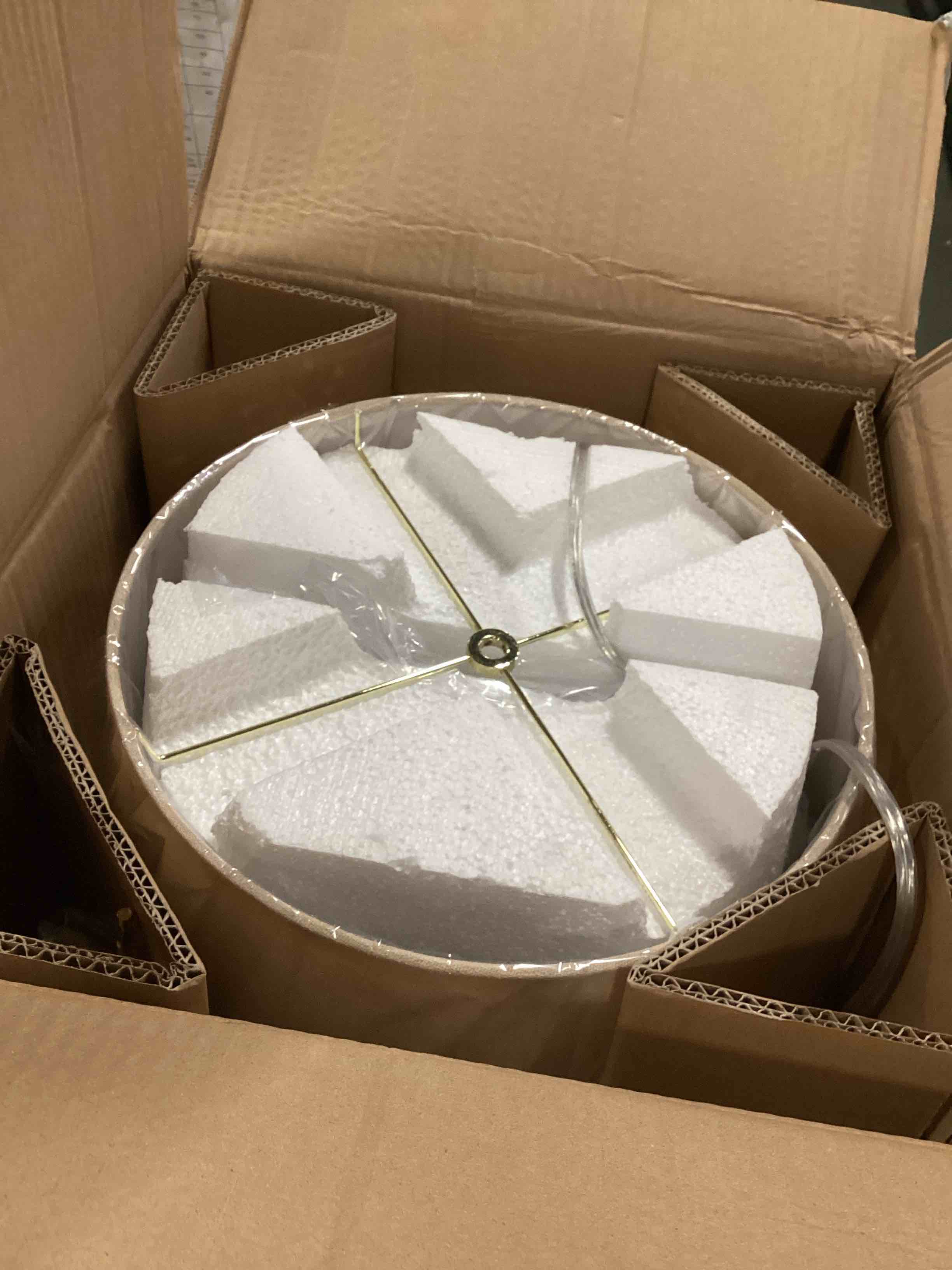 https://s3.amazonaws.com/lotting-images-prod/bidfta/_1753104018775.jpeg
