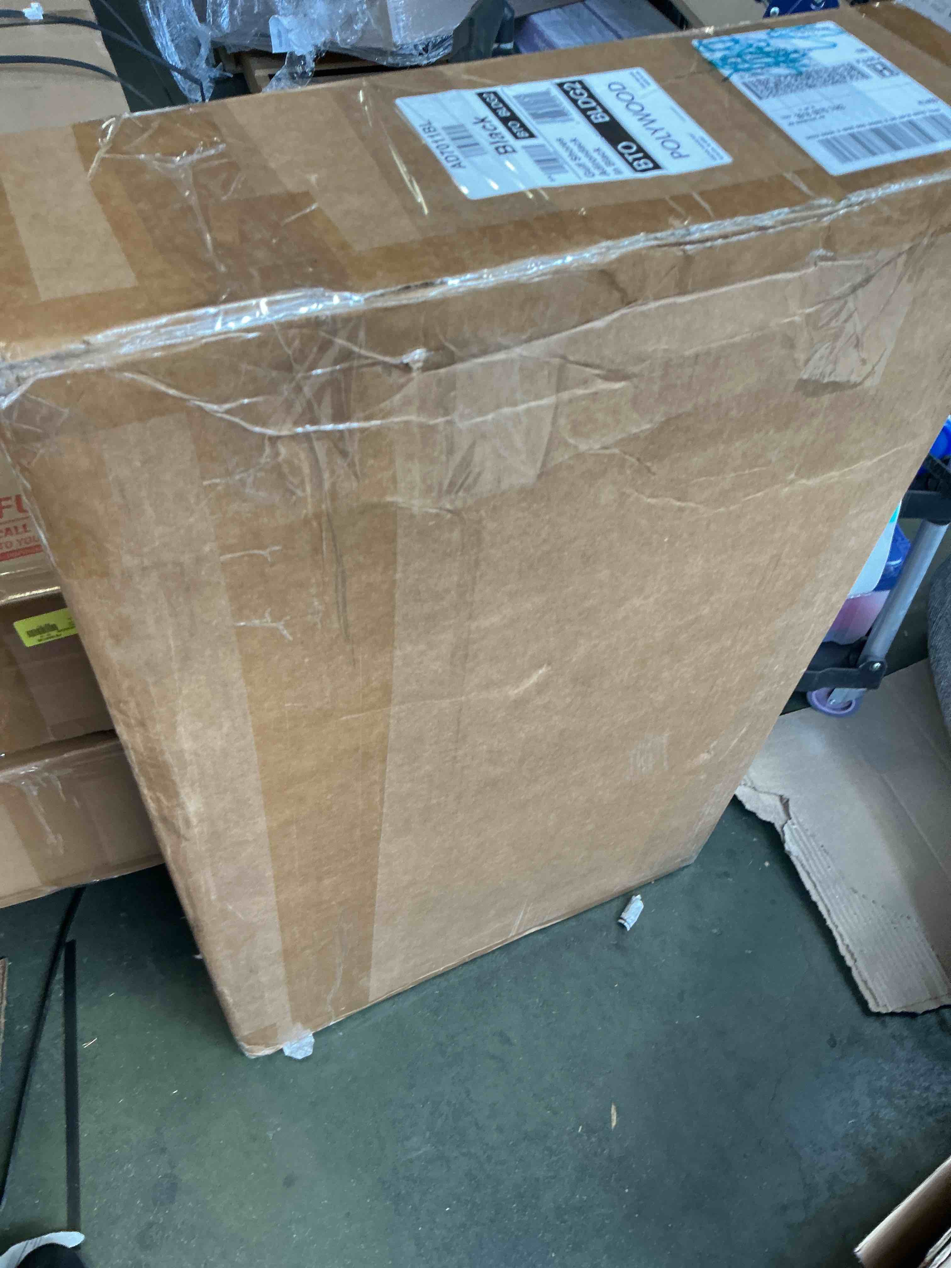 https://s3.amazonaws.com/lotting-images-prod/bidfta/_1757010084833.jpeg