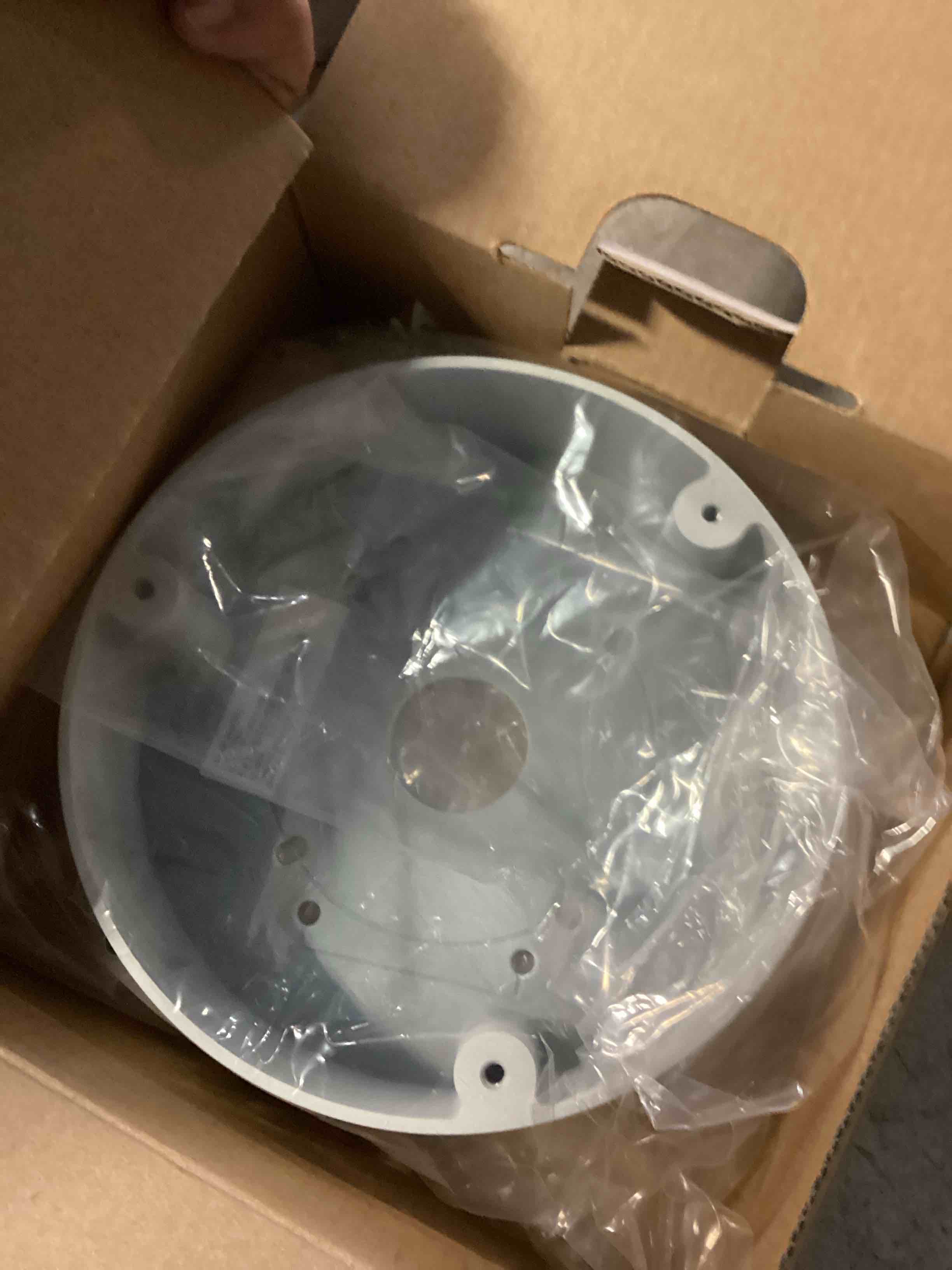 https://s3.amazonaws.com/lotting-images-prod/bidfta/_1757090732918.jpeg
