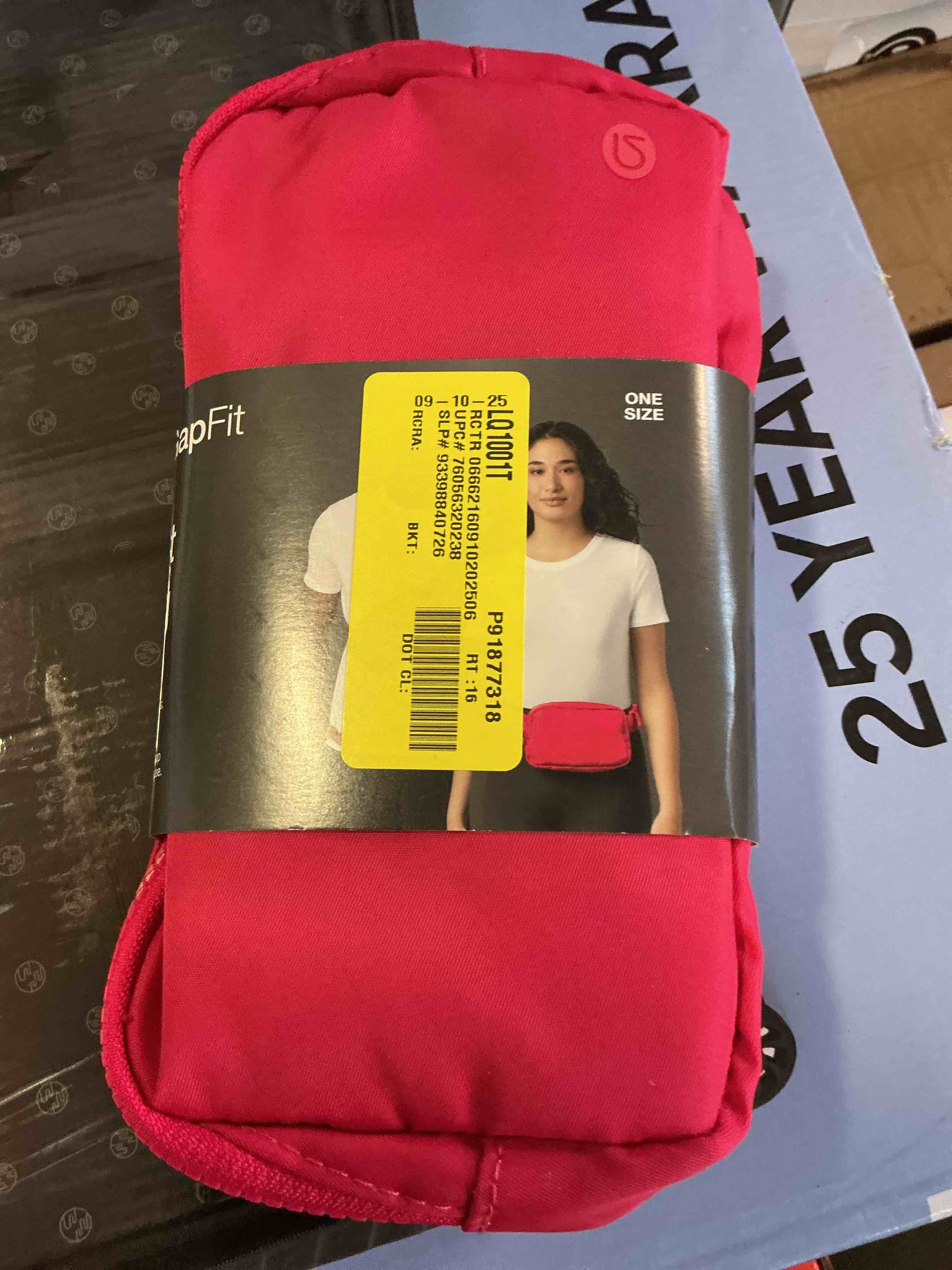https://s3.amazonaws.com/lotting-images-prod/bidfta/_1758198998941.jpeg