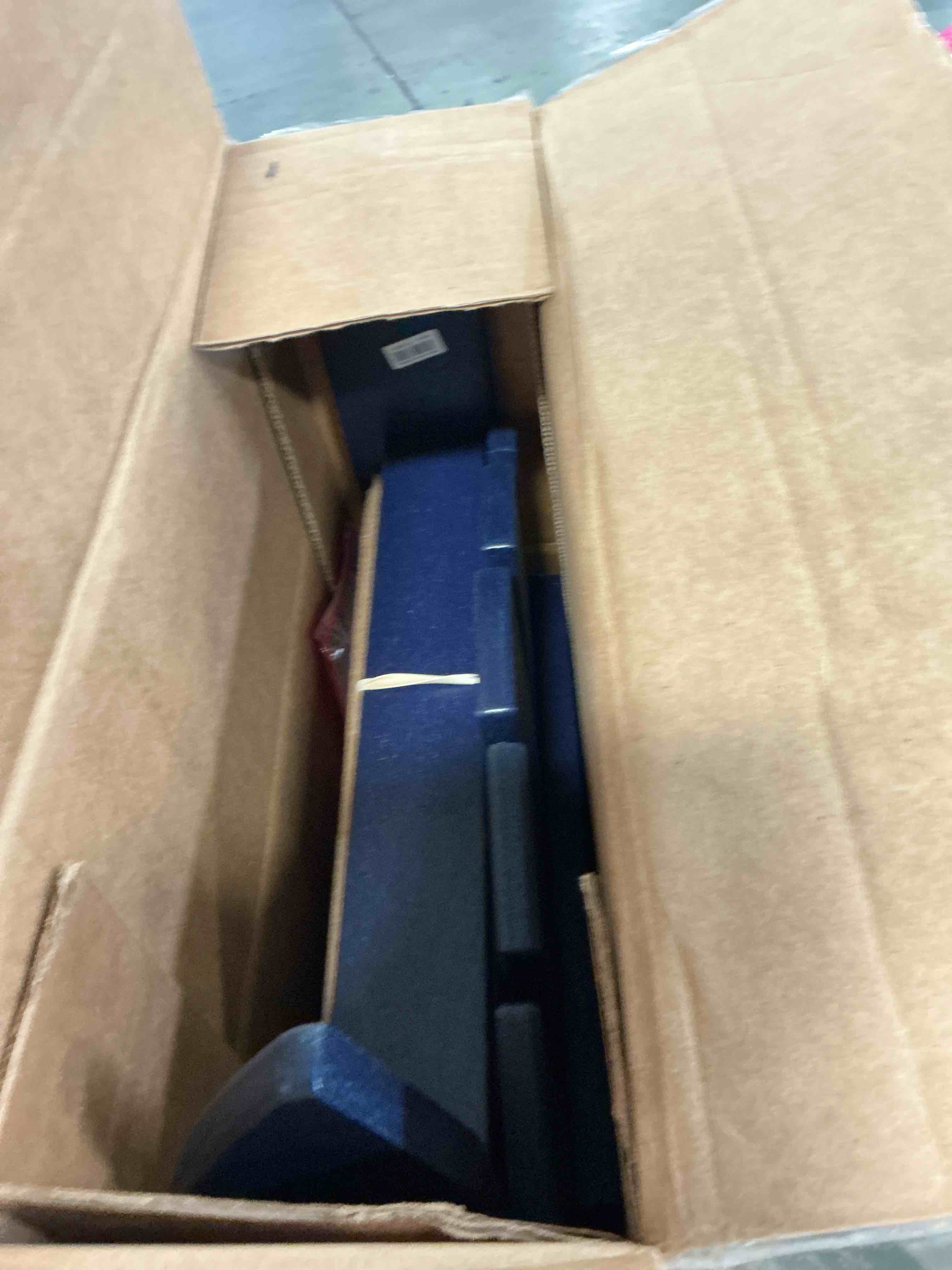 https://s3.amazonaws.com/lotting-images-prod/bidfta/_1758223567913.jpeg