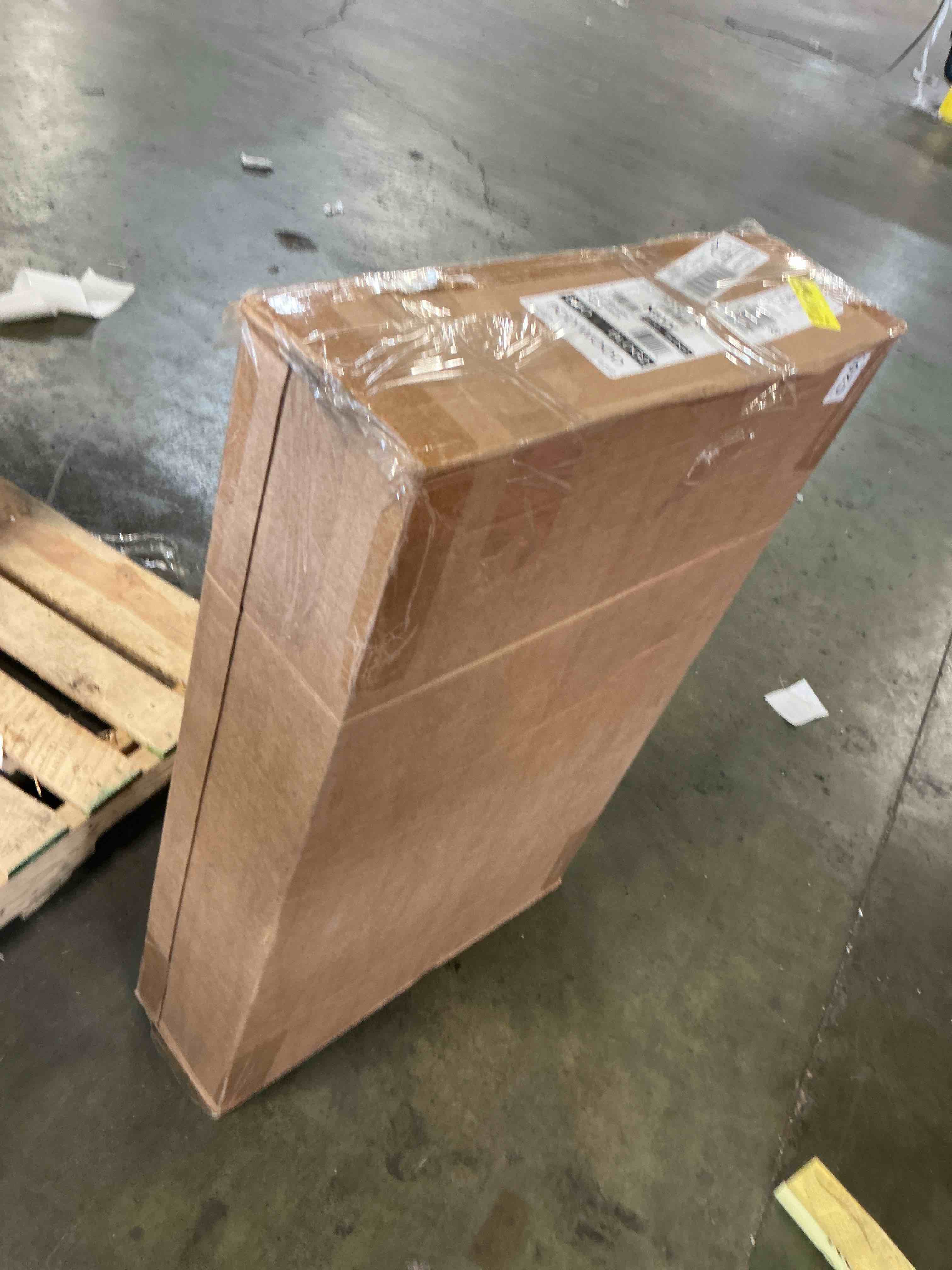 https://s3.amazonaws.com/lotting-images-prod/bidfta/_1758223593901.jpeg