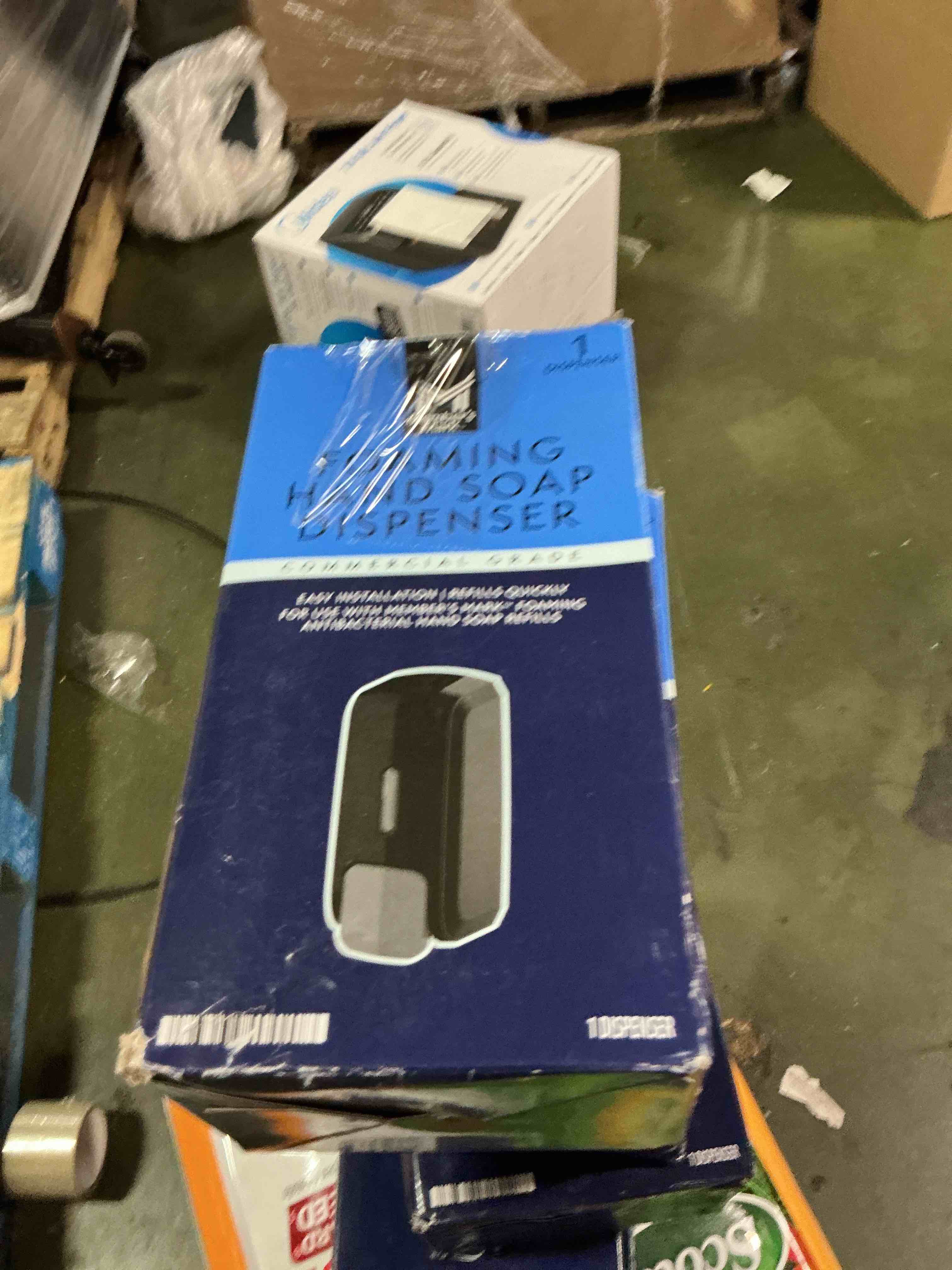https://s3.amazonaws.com/lotting-images-prod/bidfta/_1758560652062.jpeg
