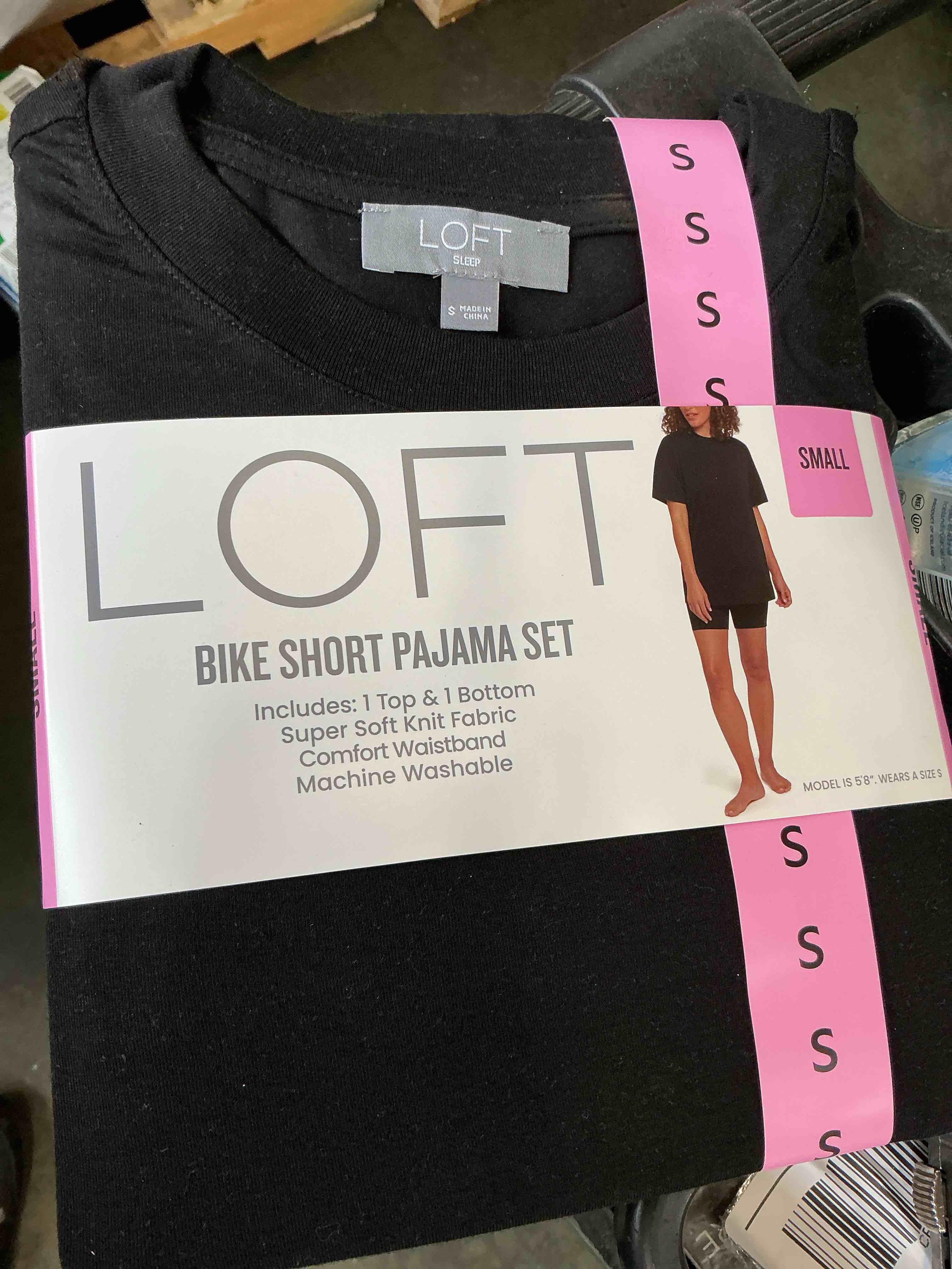 https://s3.amazonaws.com/lotting-images-prod/bidfta/_1758728794024.jpeg