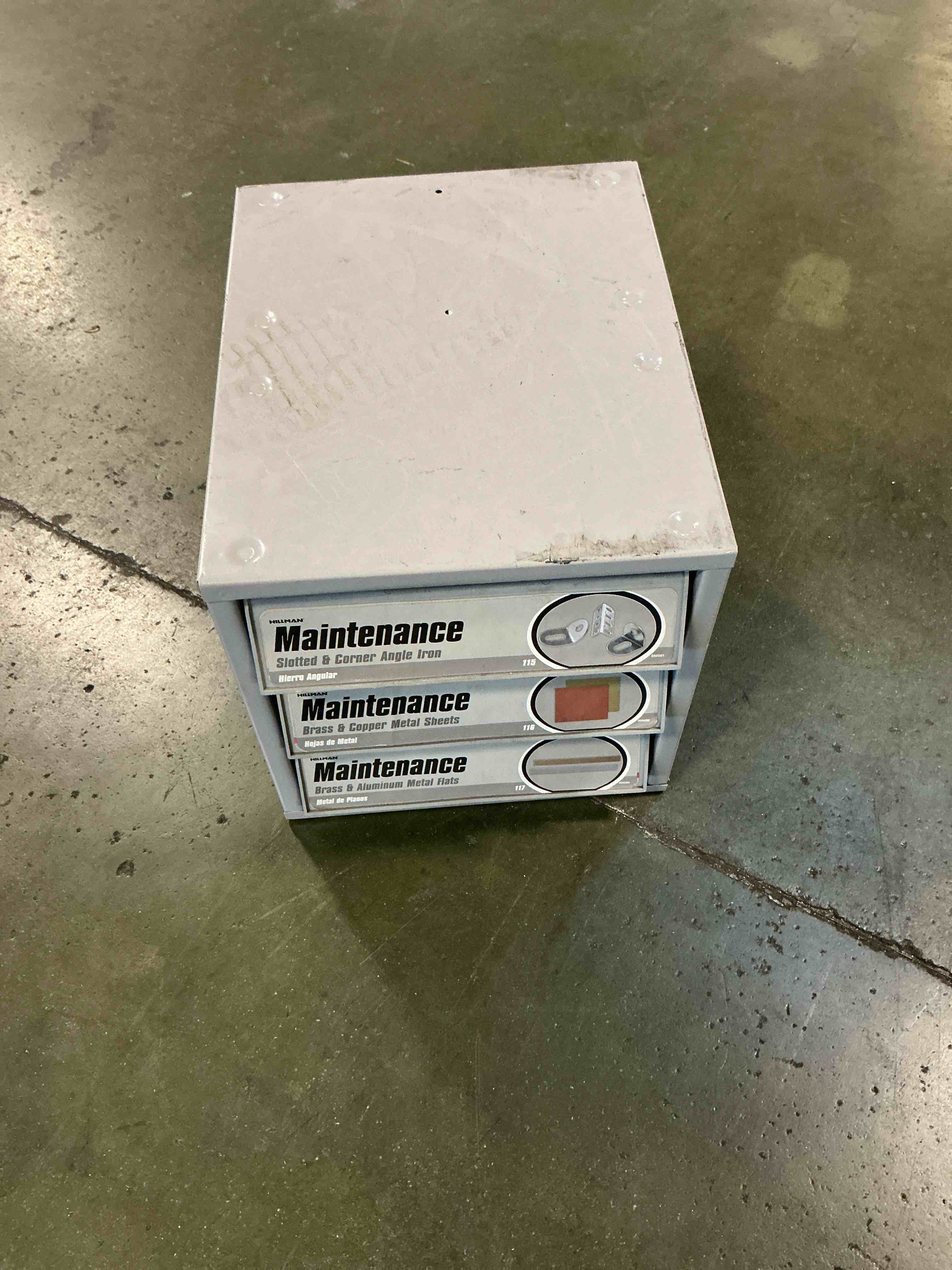 https://s3.amazonaws.com/lotting-images-prod/bidfta/_1760098659753.jpeg