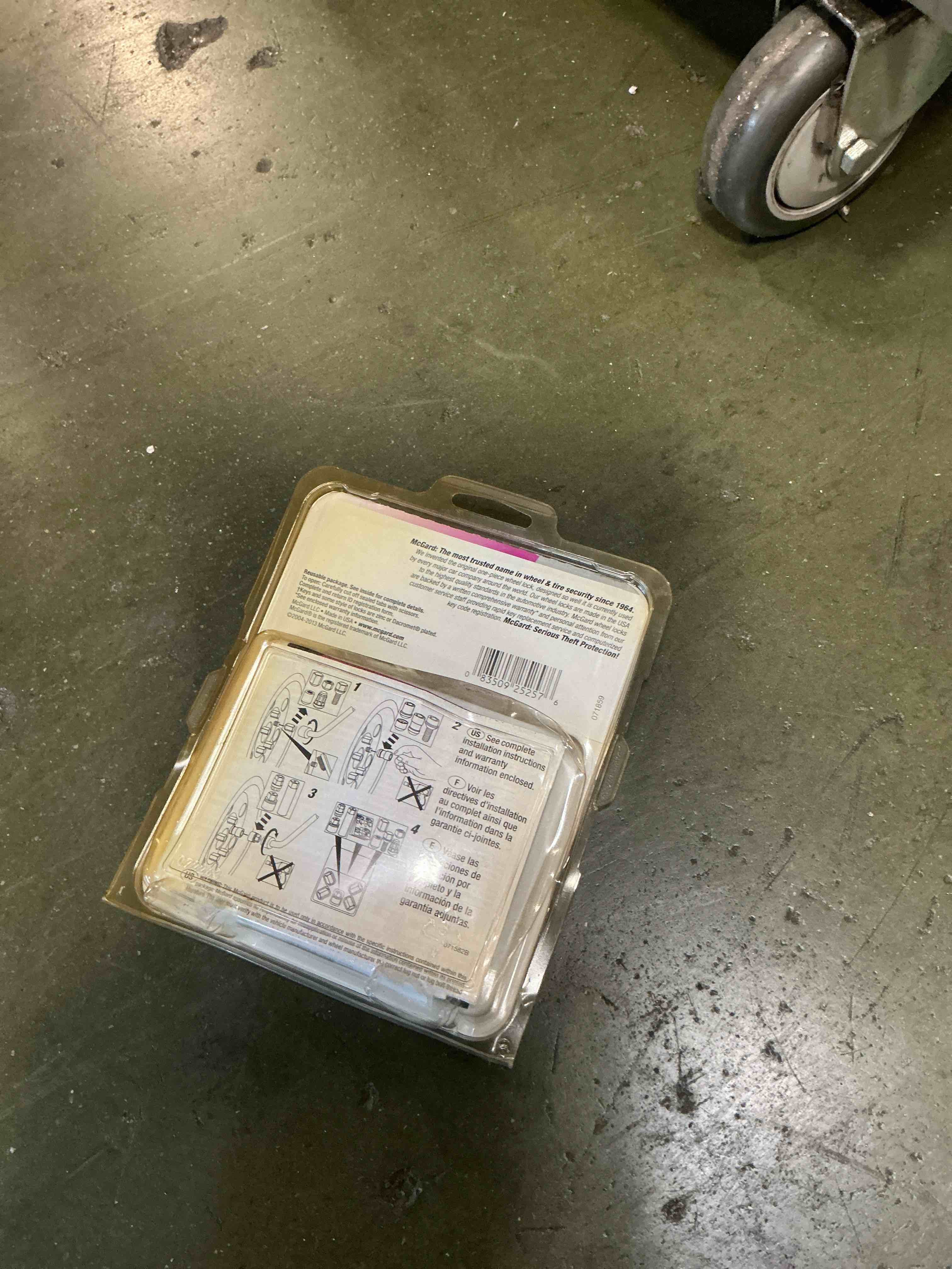 https://s3.amazonaws.com/lotting-images-prod/bidfta/_1760100692910.jpeg