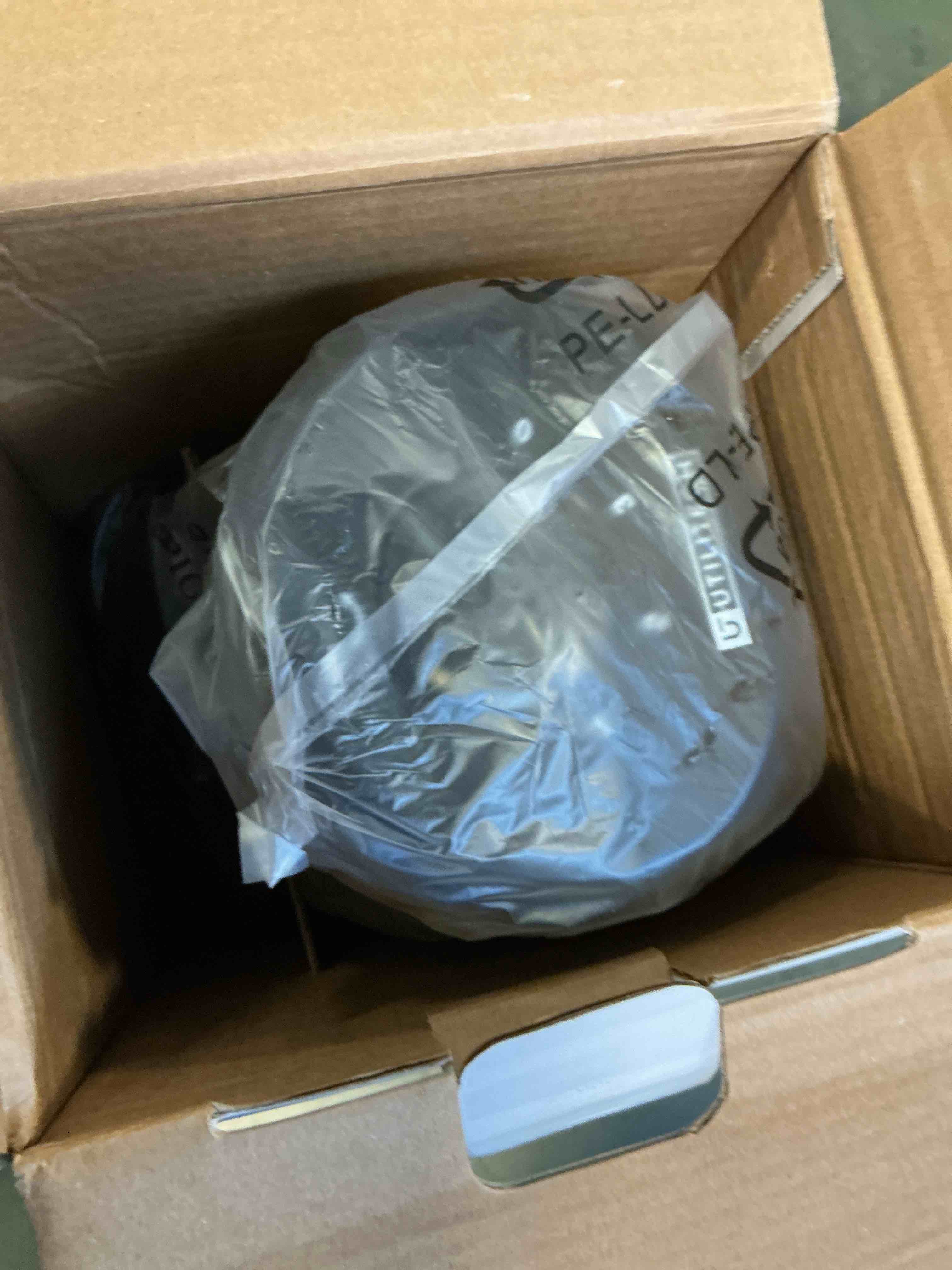 https://s3.amazonaws.com/lotting-images-prod/bidfta/_1760357534124.jpeg