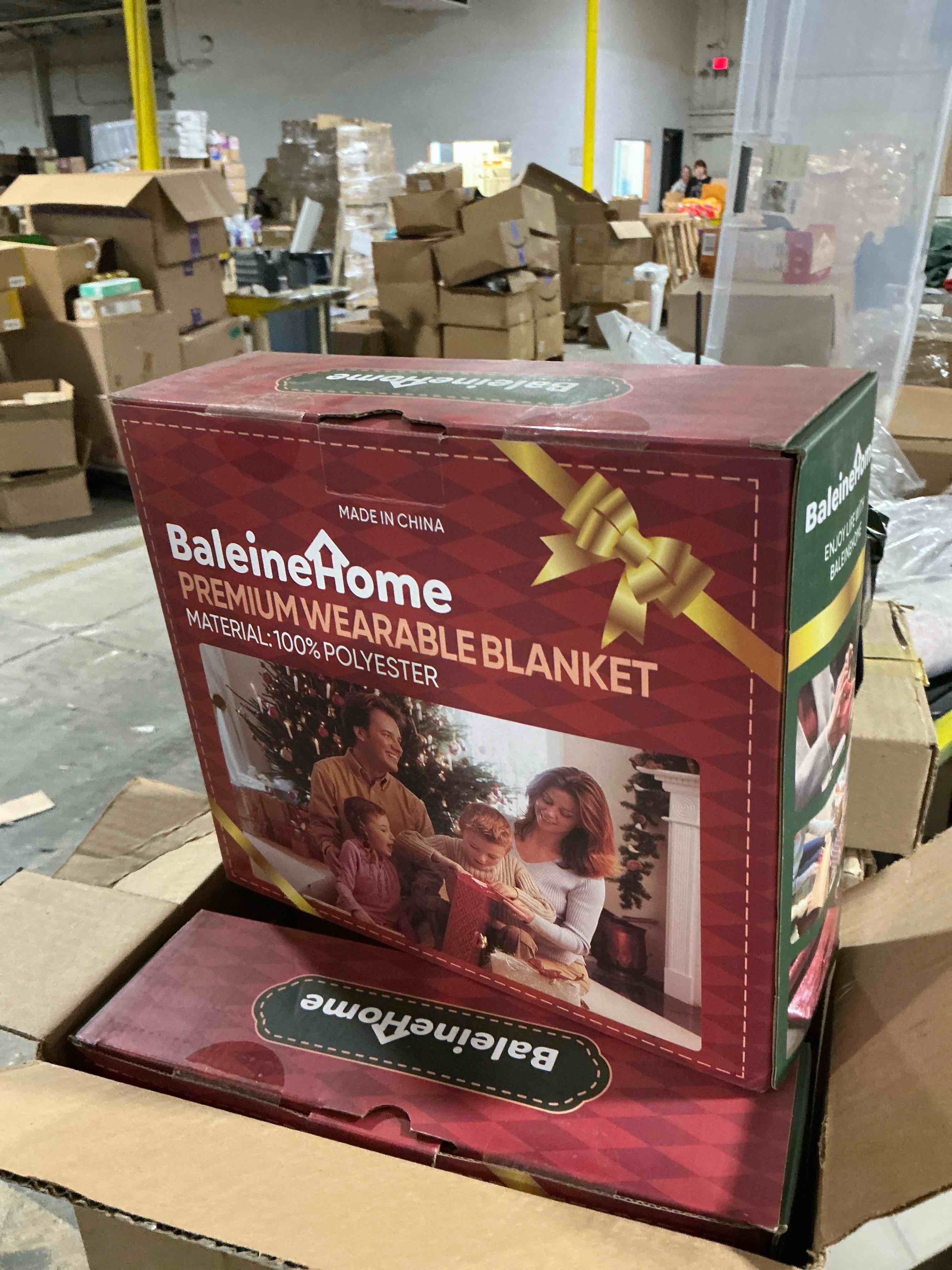 baleineHome premium wearable blanket, assorted colors 