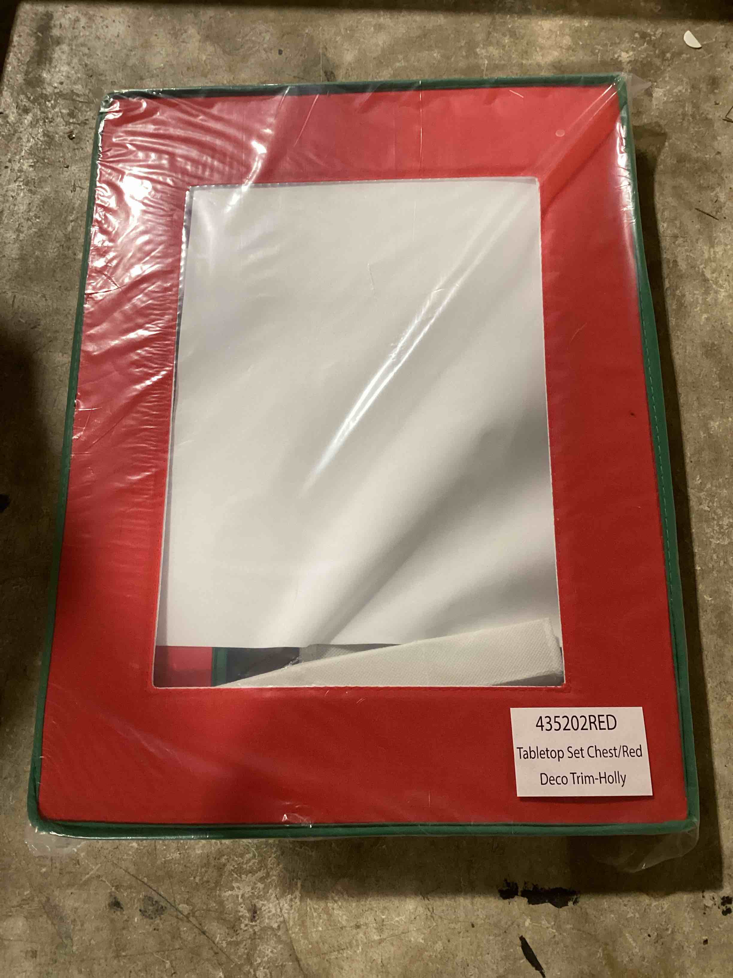 Tabletop Soft Box Set, Red Deco Trimmed With Holly 