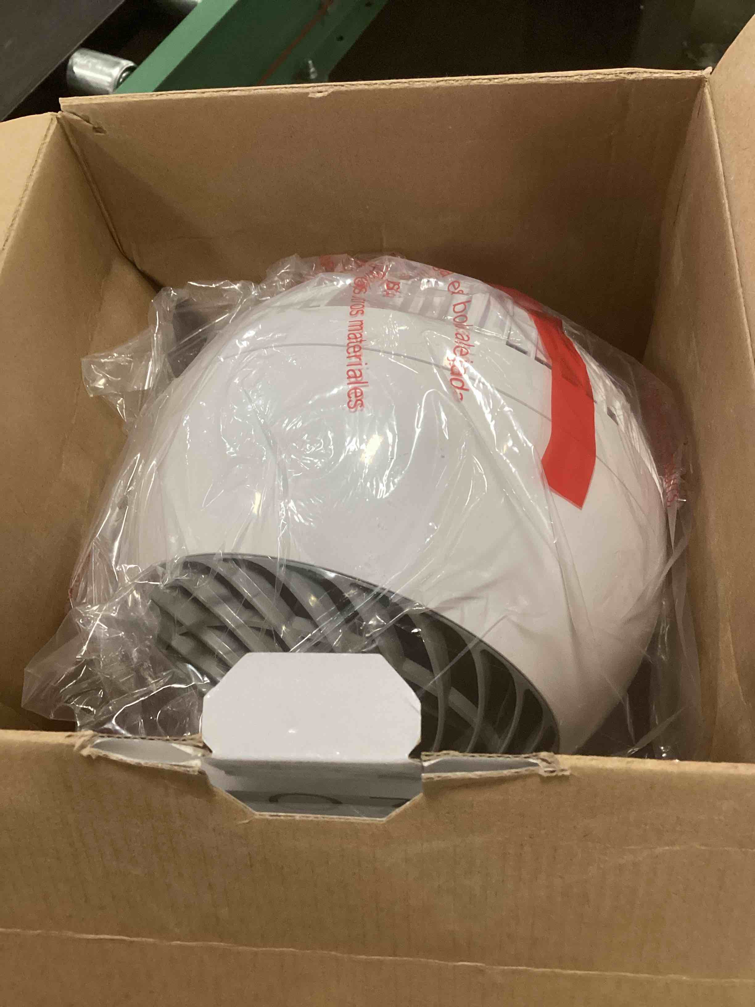 WOOZOO - Compact Globe Oscillating Fan w/ Remote - 5 Speed - White