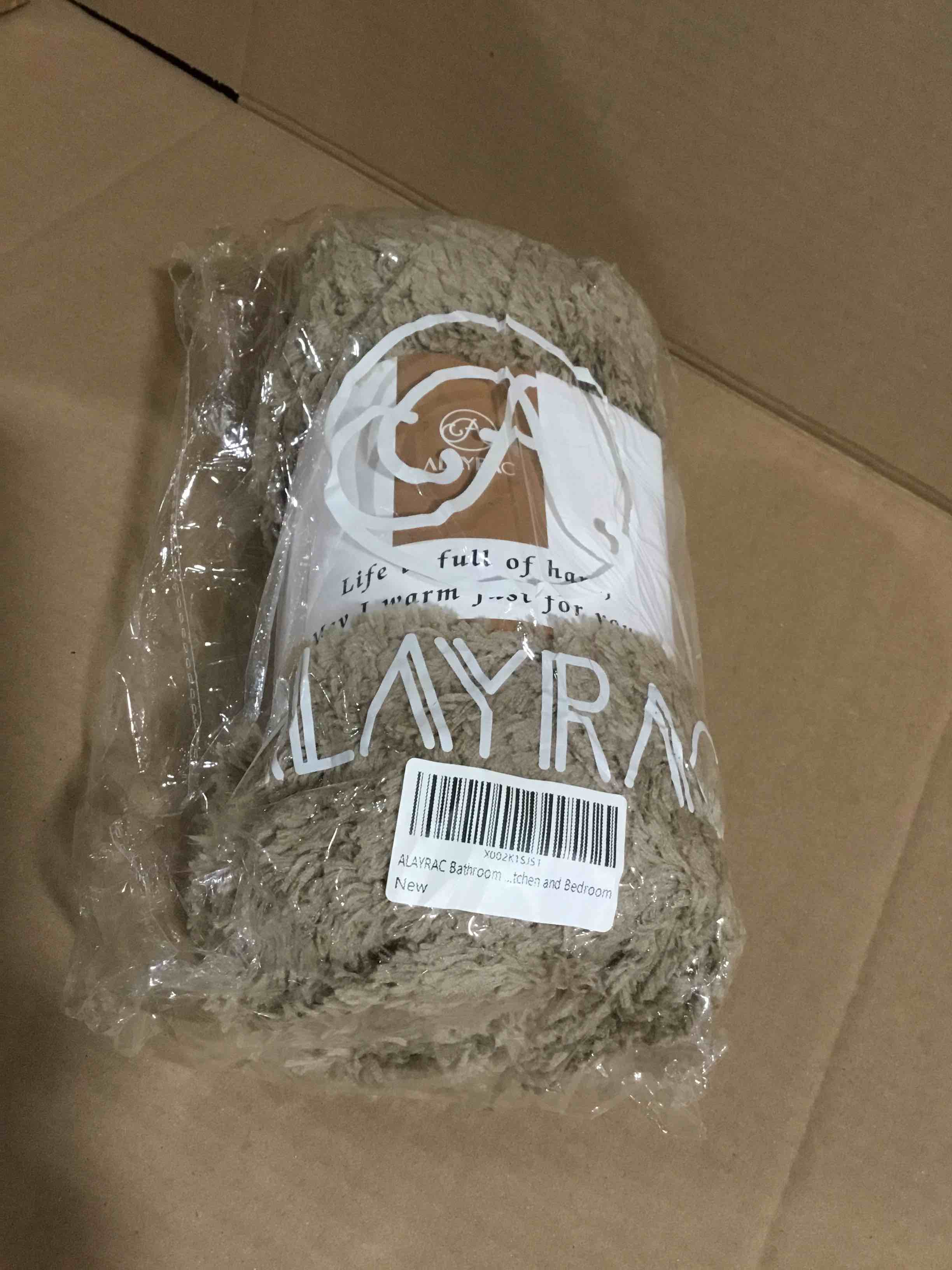 Alayna’s Non Slip Bathroom Mat, Light Brown (17.7” x 25.6”) 