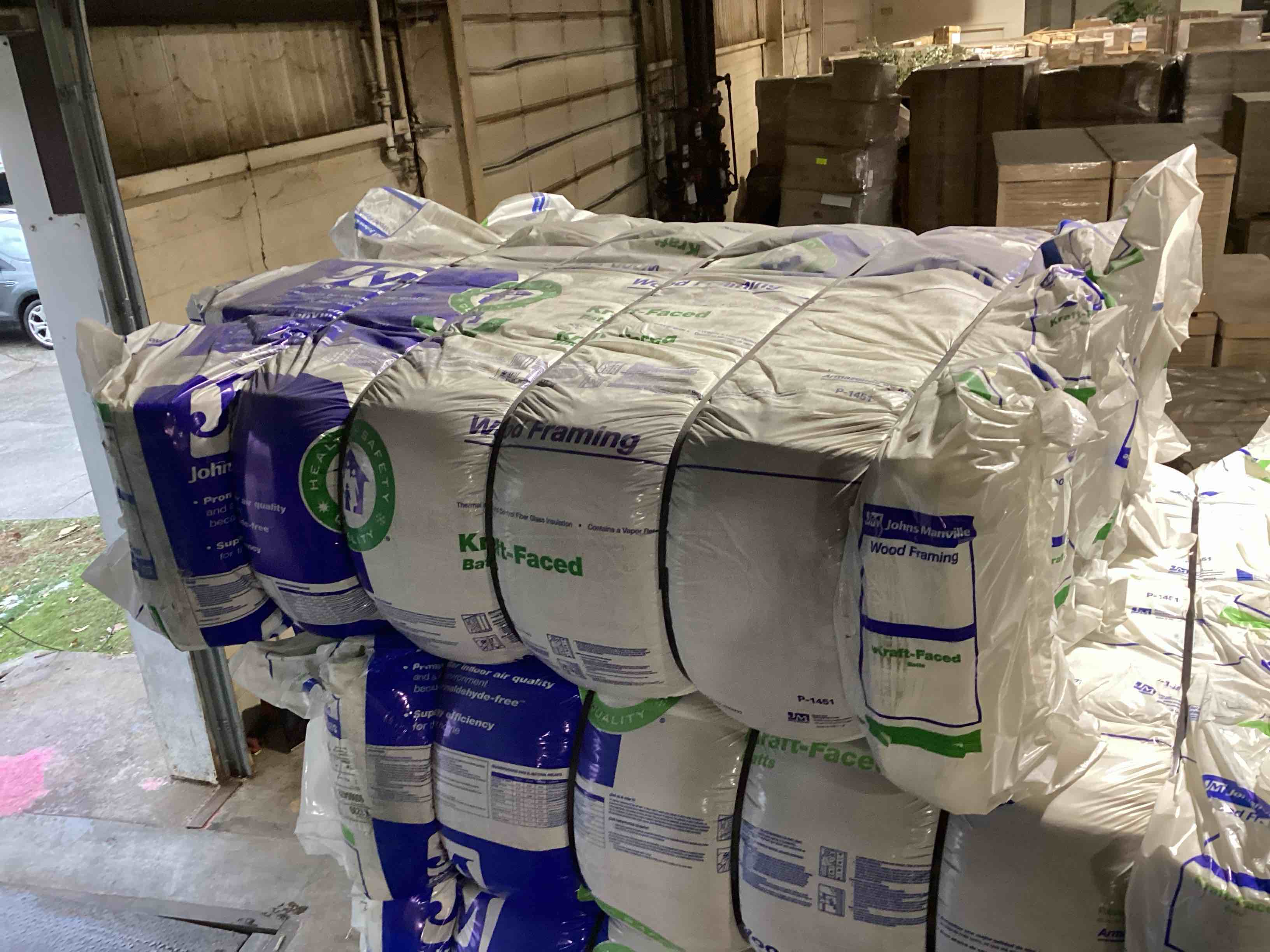 4 Bags of Johns Manville R15 Wood Framing Insulation, 3.5in x 15in x 105in, 7 Pieces Per Bag and 76.5 Sq.Ft. Per Bag, Your Bid Per Bag 