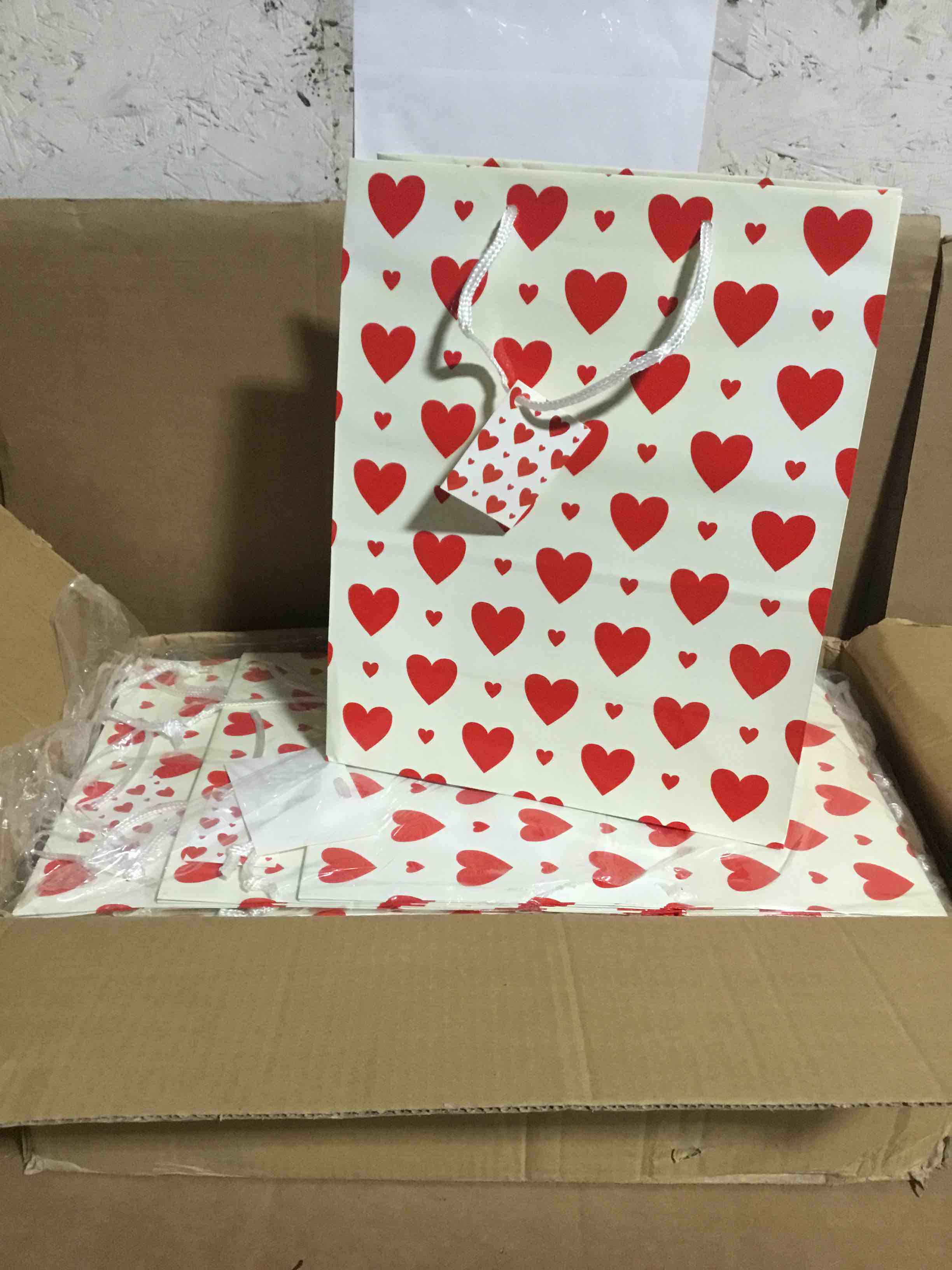Condition photo showing New/Like New for Box 108 Valentine’s Day Gift Bag, Stamped heart 
