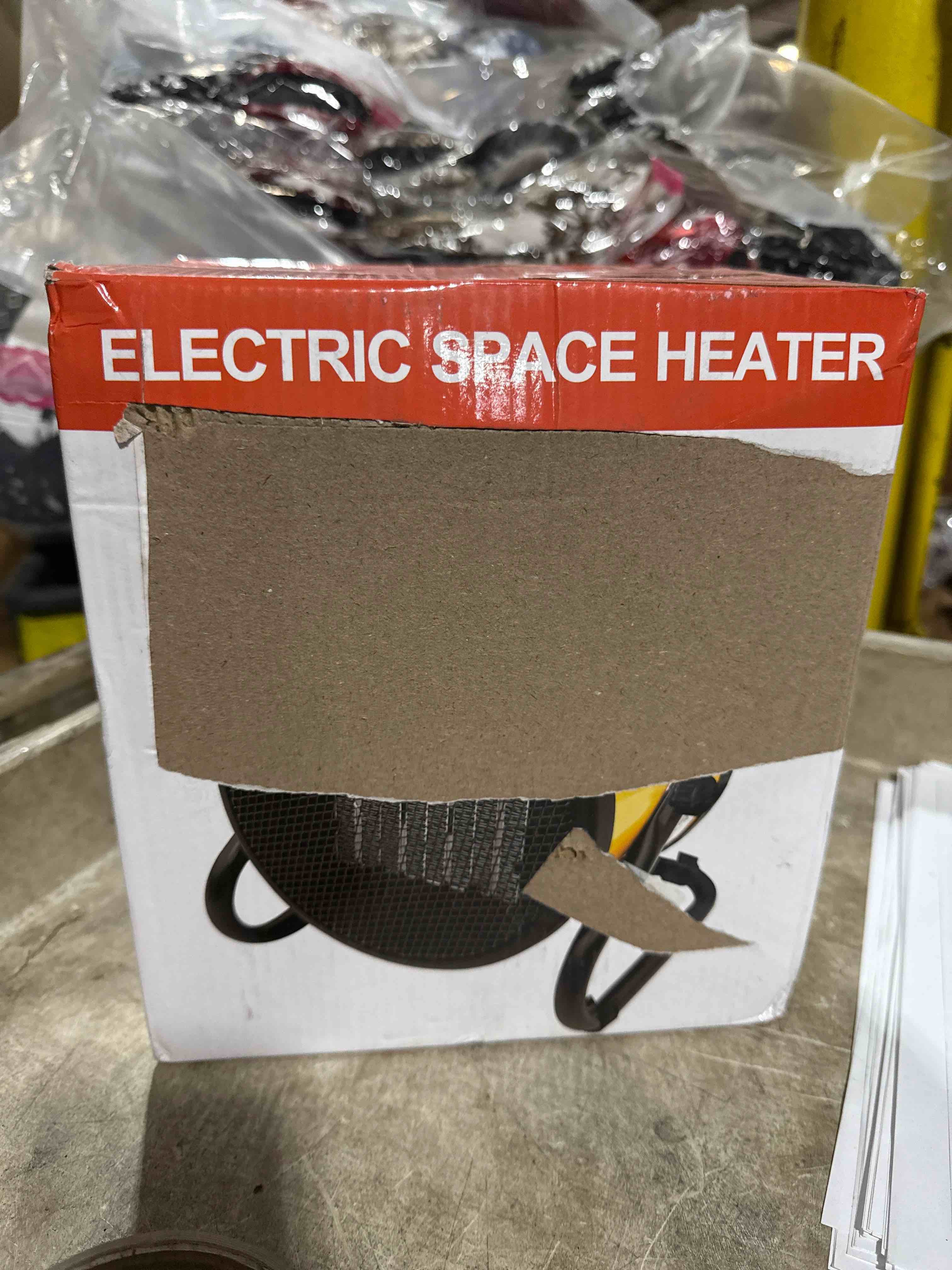 Condition photo showing Good Condition for electric space heater 1500btu 120v 