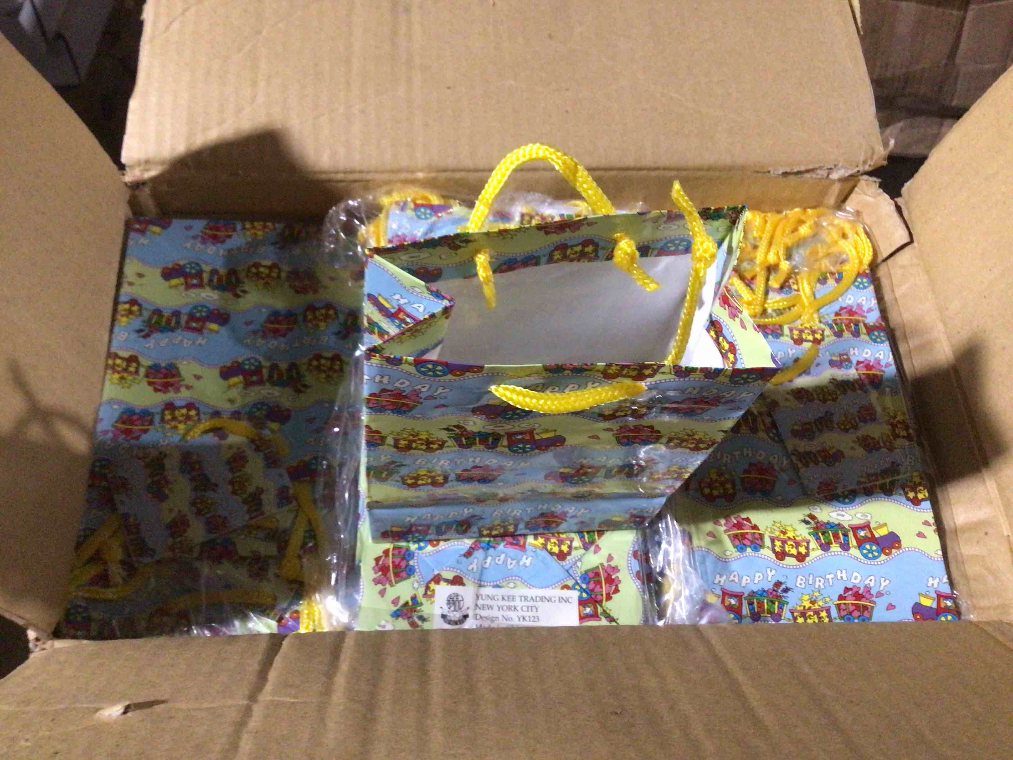 case of 300 small  bag ( birthday)