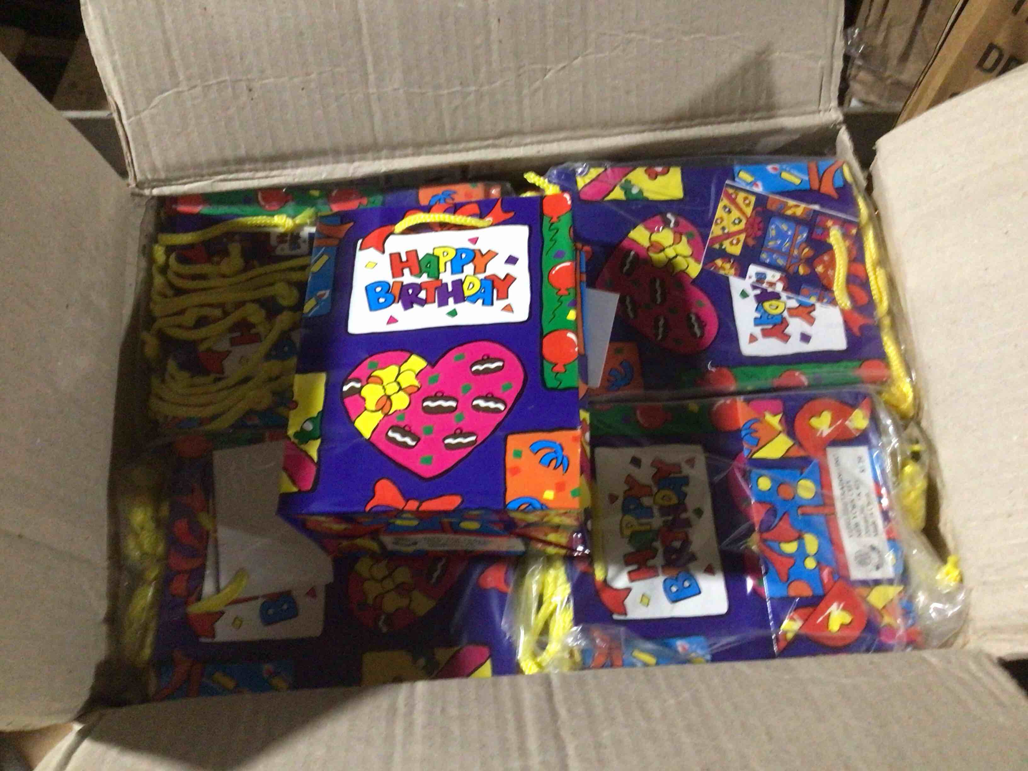 case 300 of paper small (birthday)