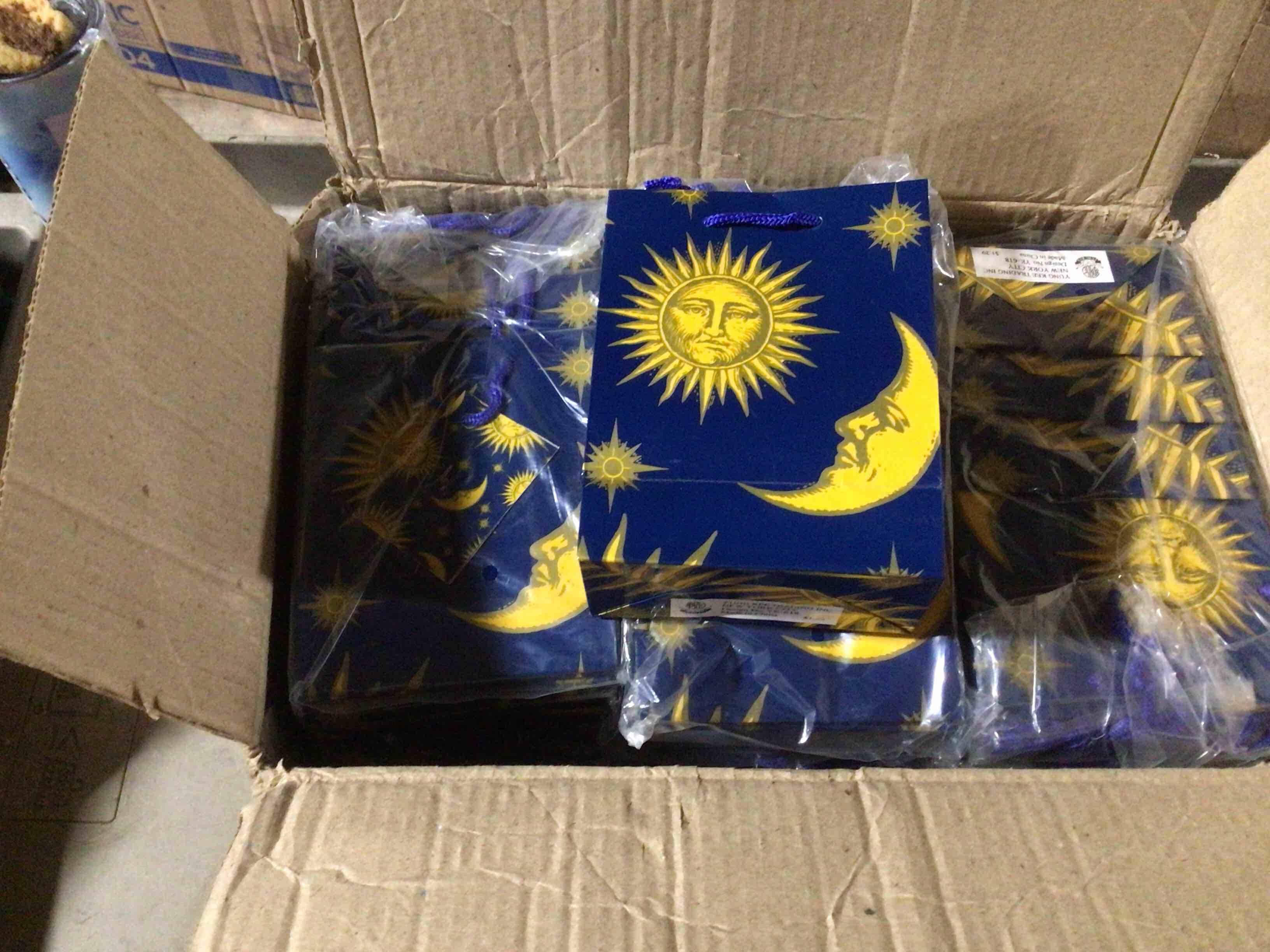 Condition photo showing New/Like New for case of 300 paper small (birthday)