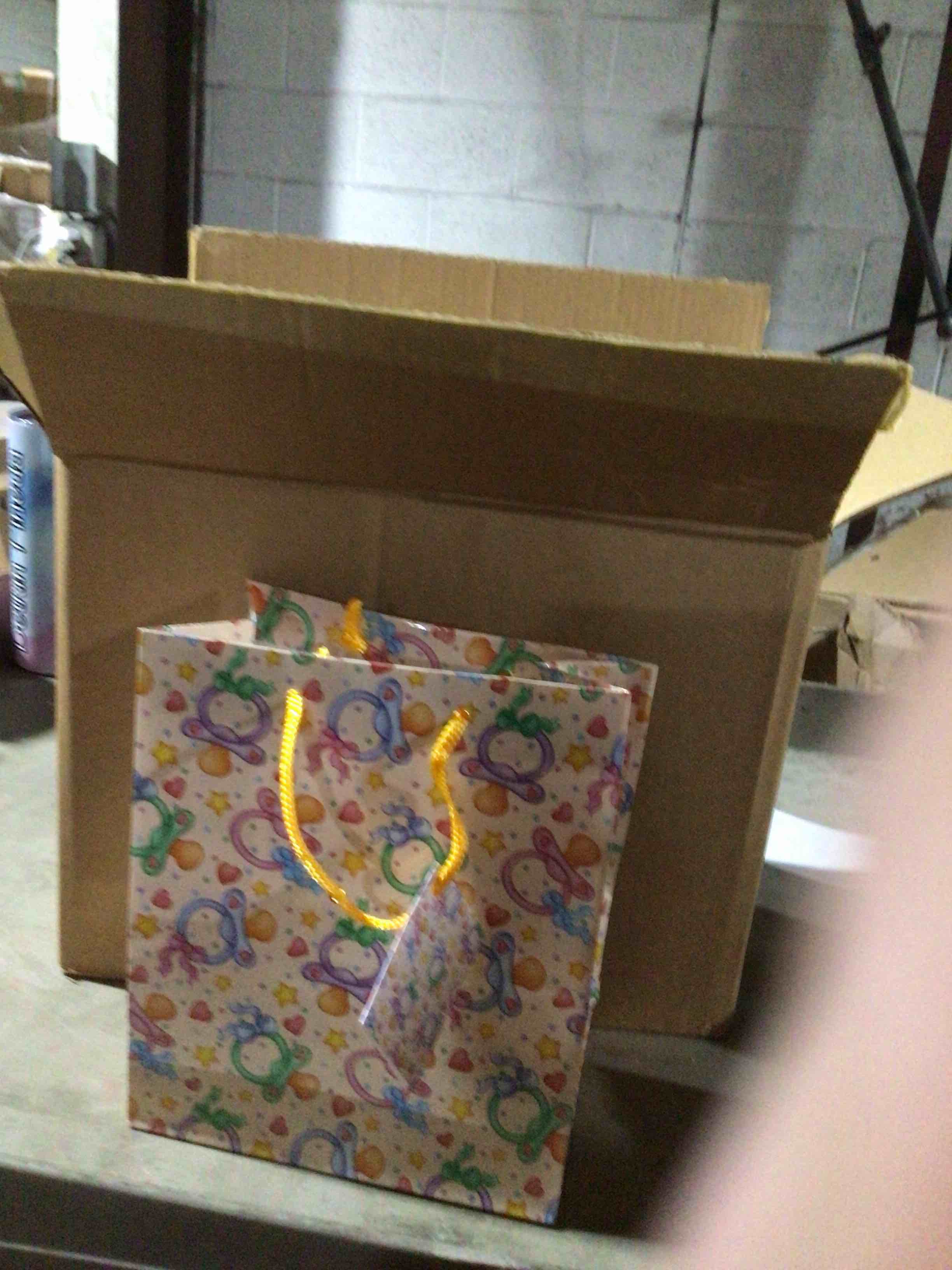 Condition photo showing New/Like New for case of 144 paper small (birthday)