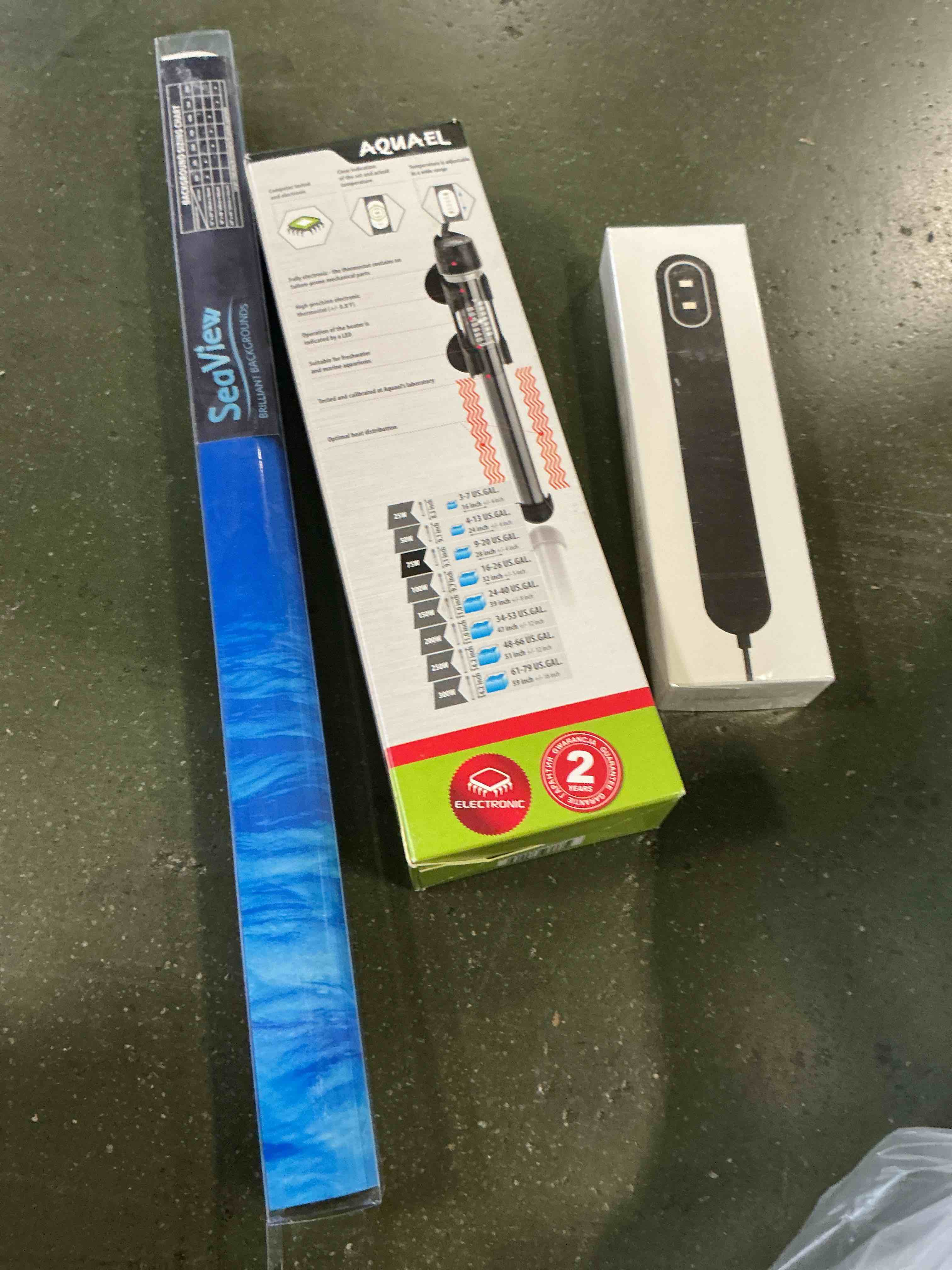 Condition photo showing Good Condition for Assorted Pet Essentials, Variety of items (differents colors & models). 