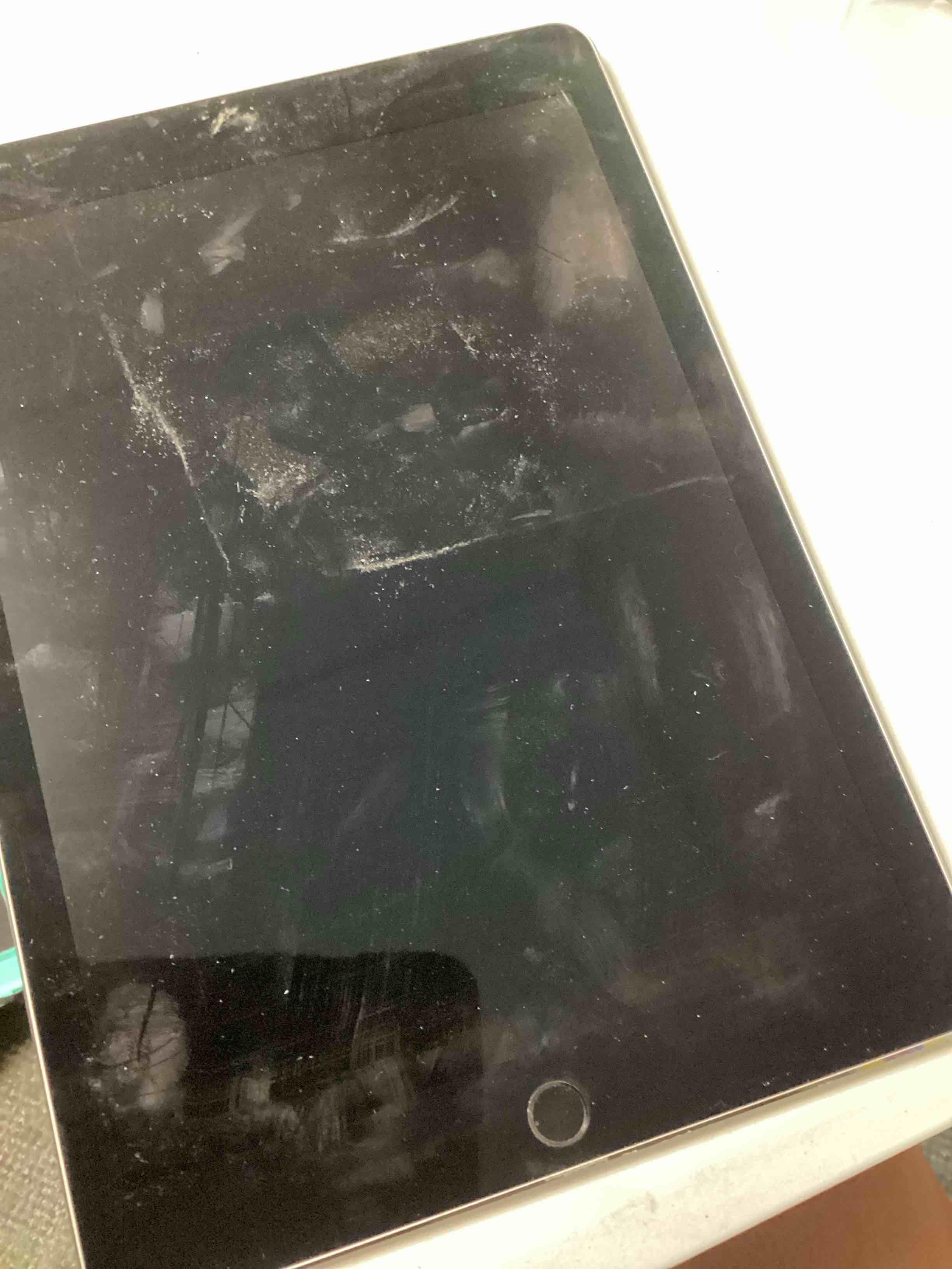 Condition photo showing Good Condition for Apple iPad Pro 9.7 (1st Gen) A1673