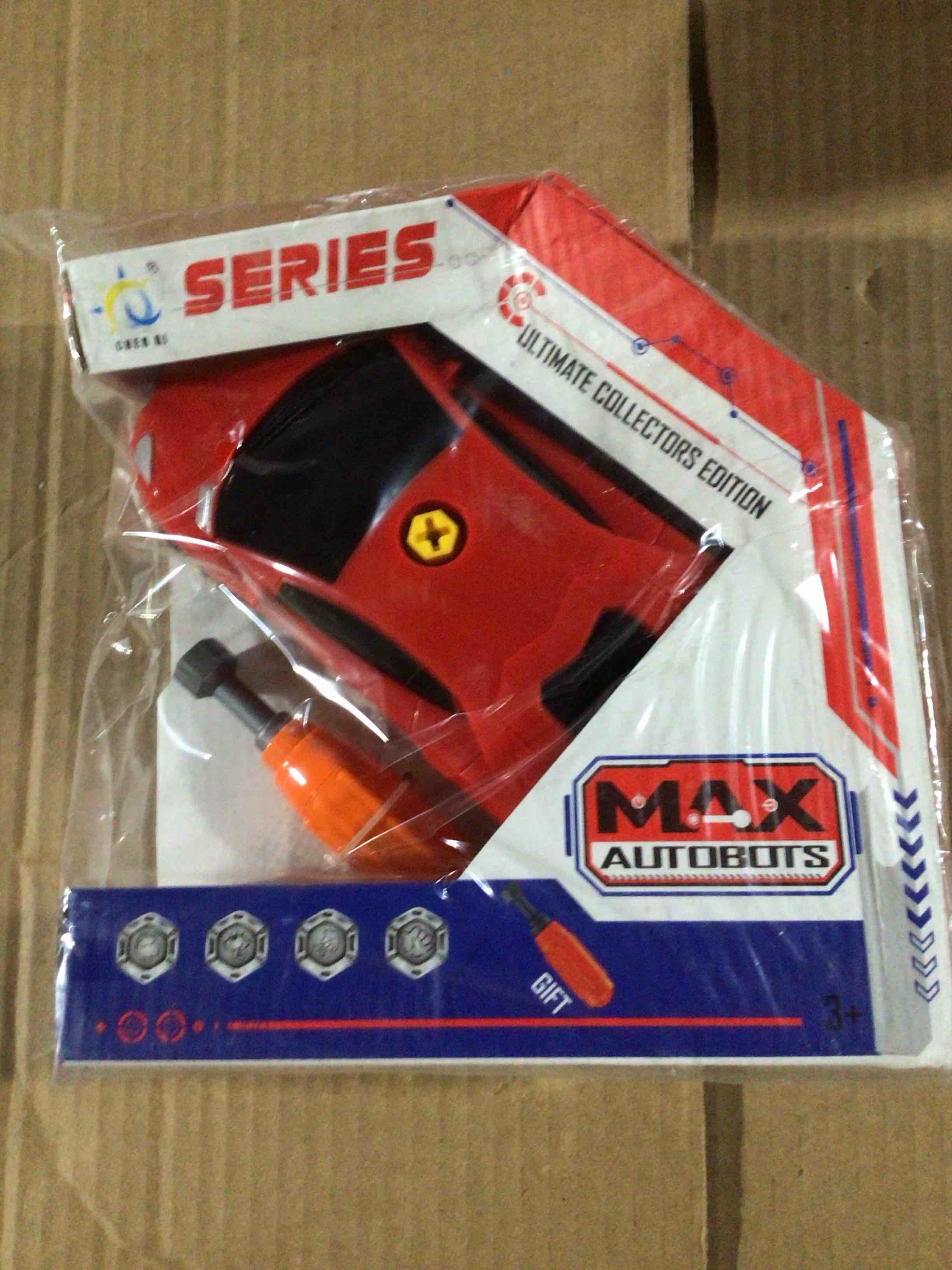 Chen Qi series toy, called max Autobots ultimate collectors Editi