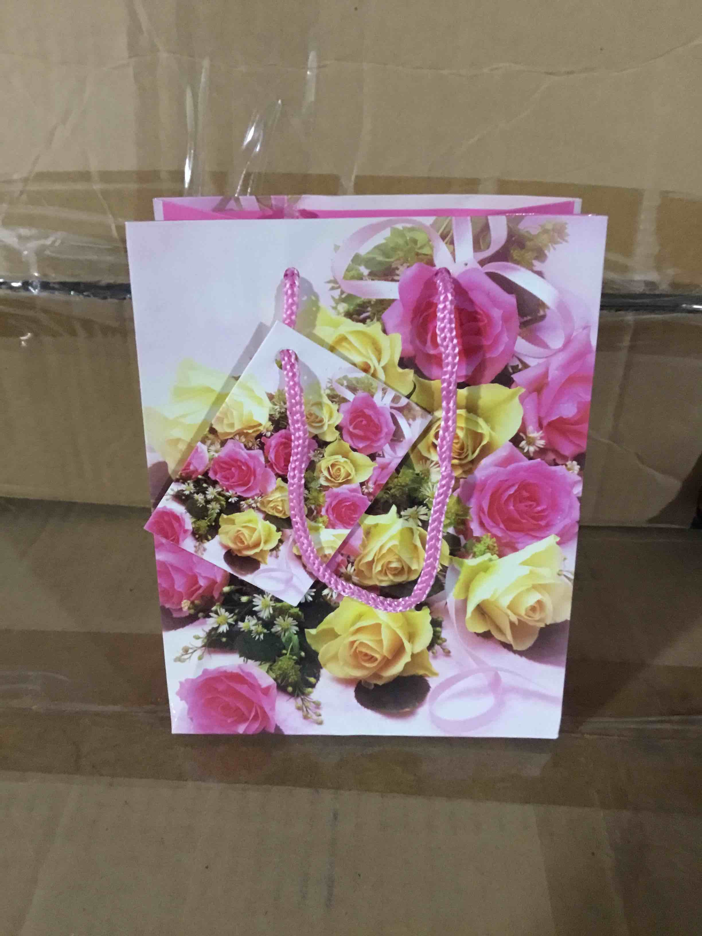 Box of 300 Small floral Gift Bags 