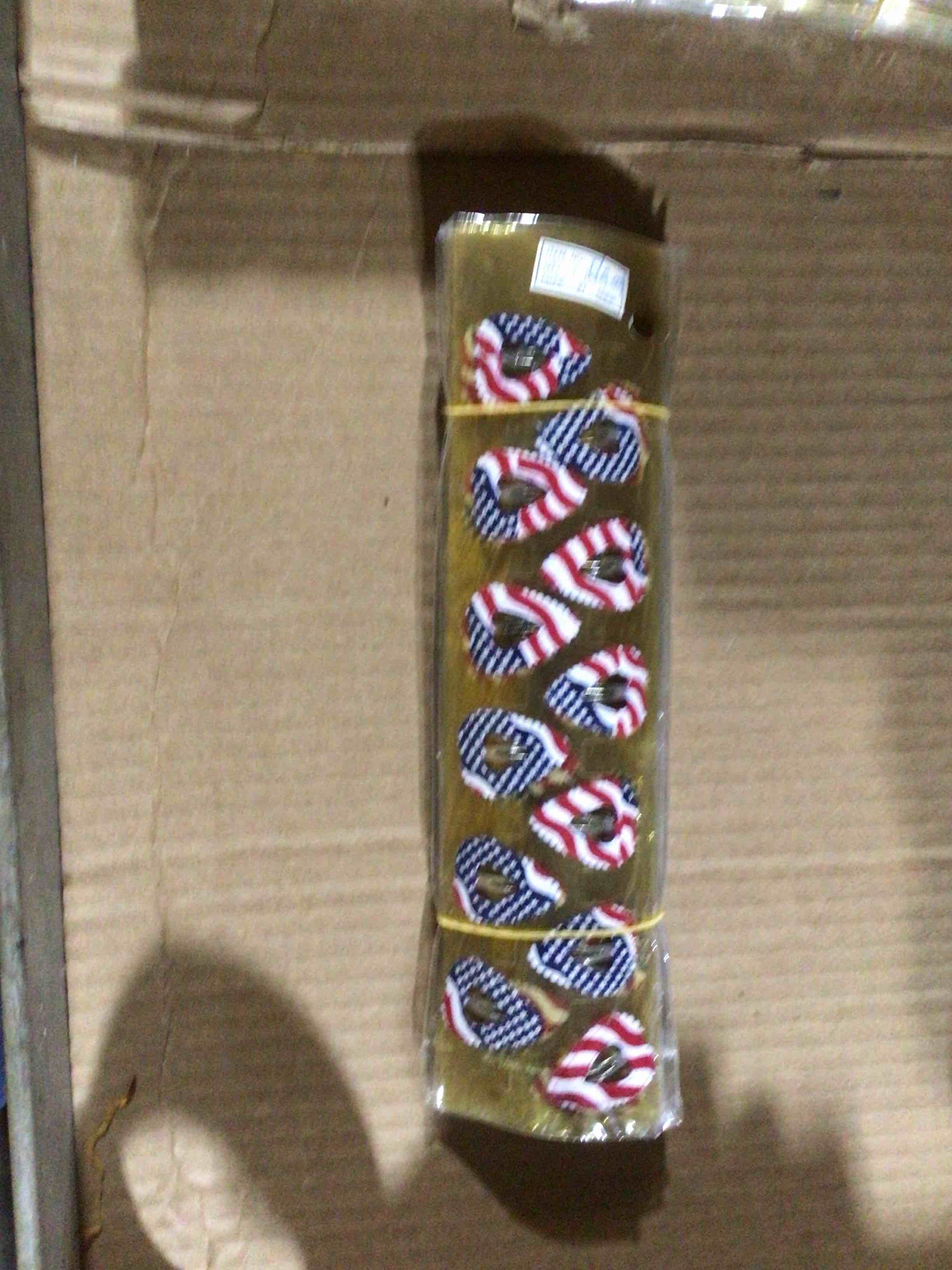 Hair clips with the design of the United States flag 