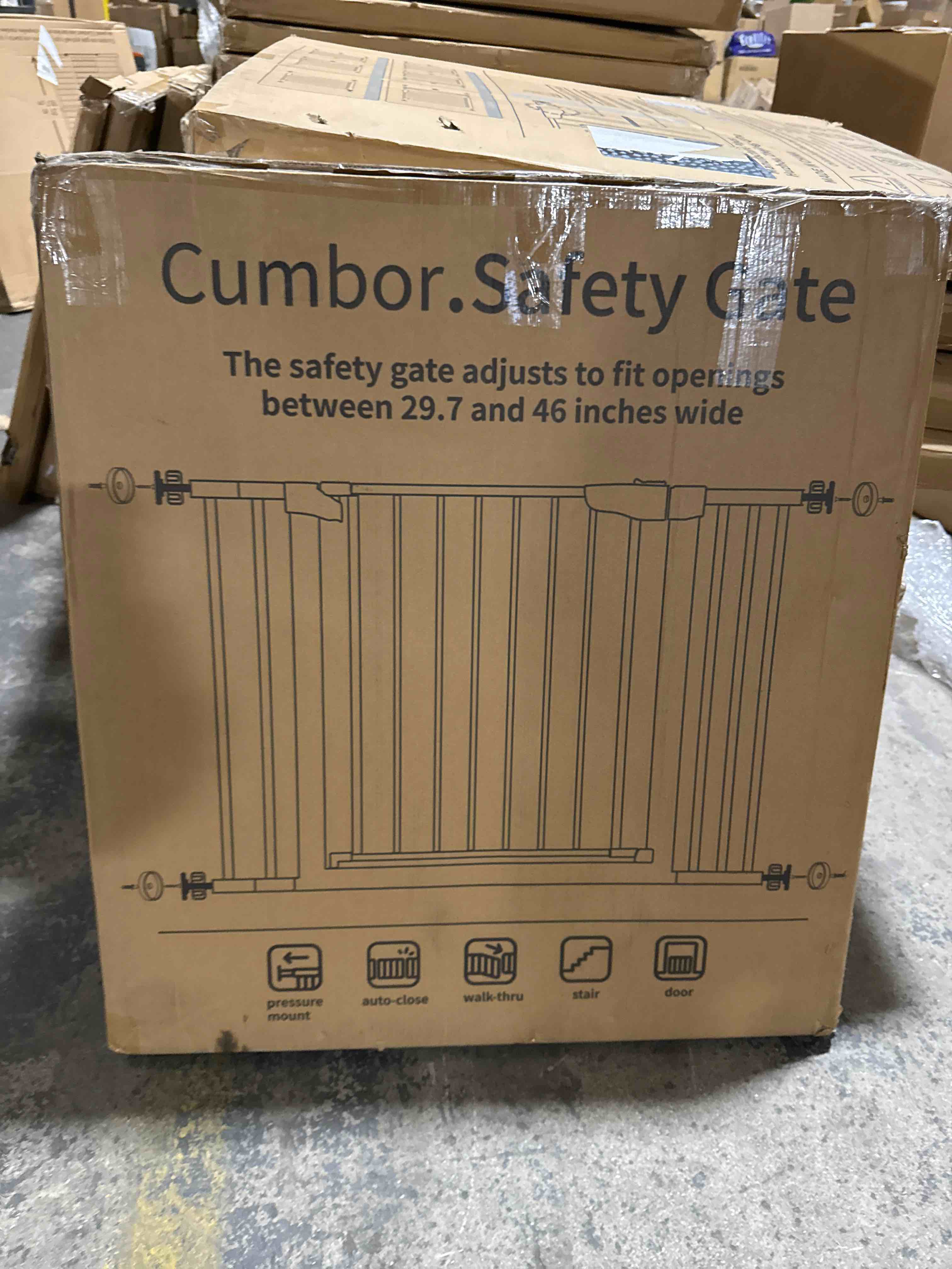 Cumbor 43.3” Auto Close Gate Black 
