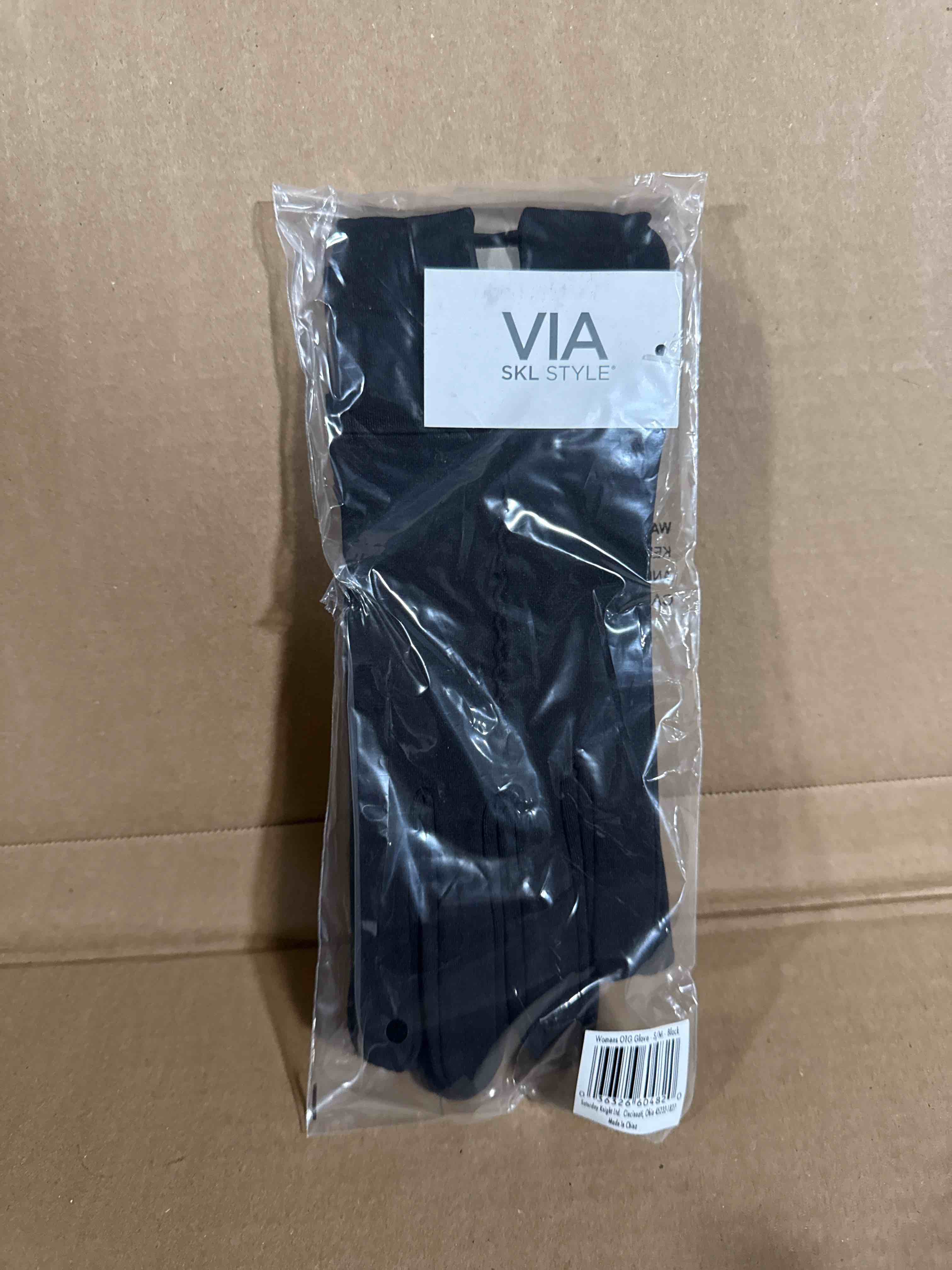 Condition photo showing Brand New for Women’s Go Anywhere Gloves med/large 