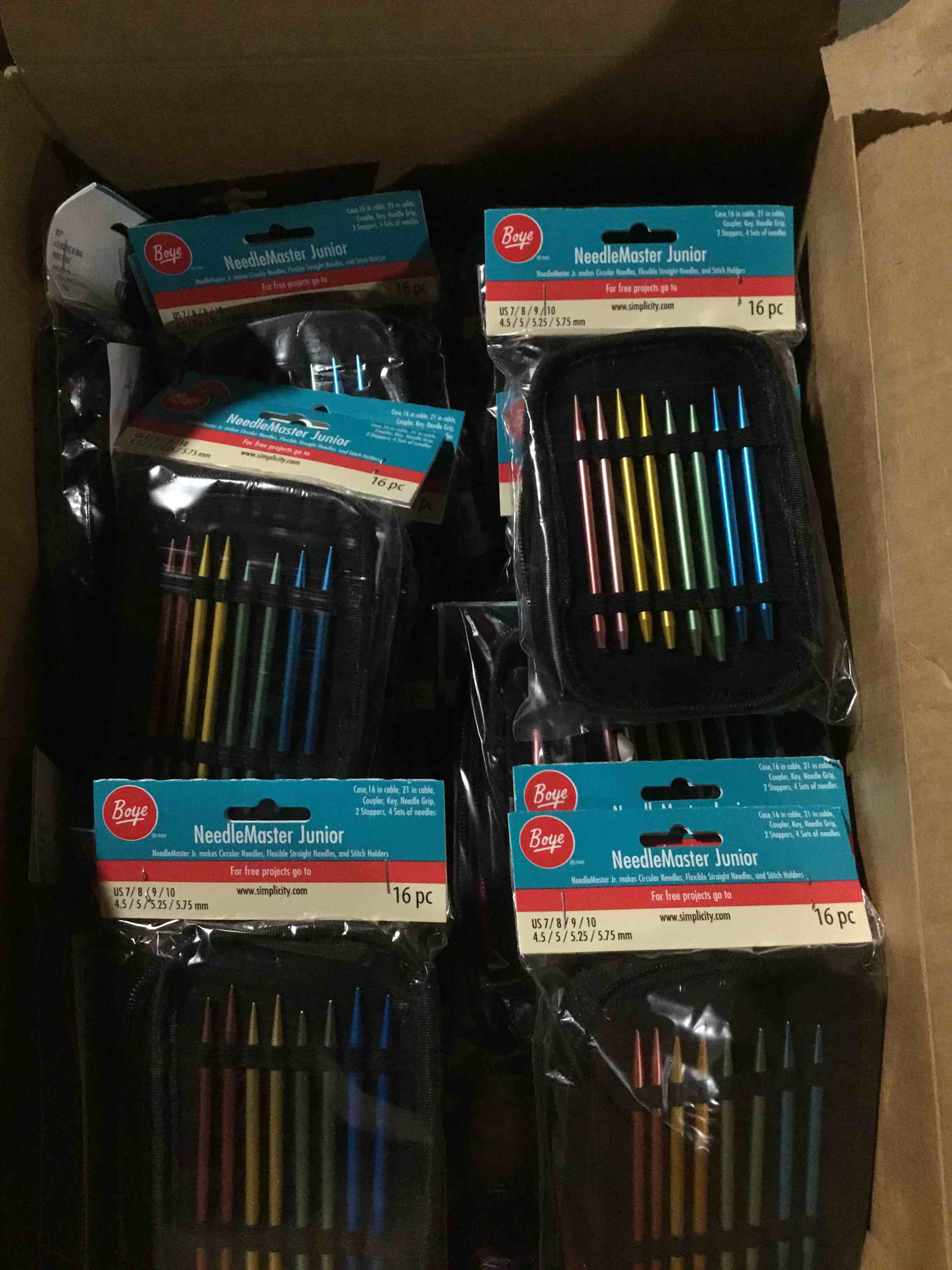 Condition photo showing Good Condition for box lot of miscellaneous items 