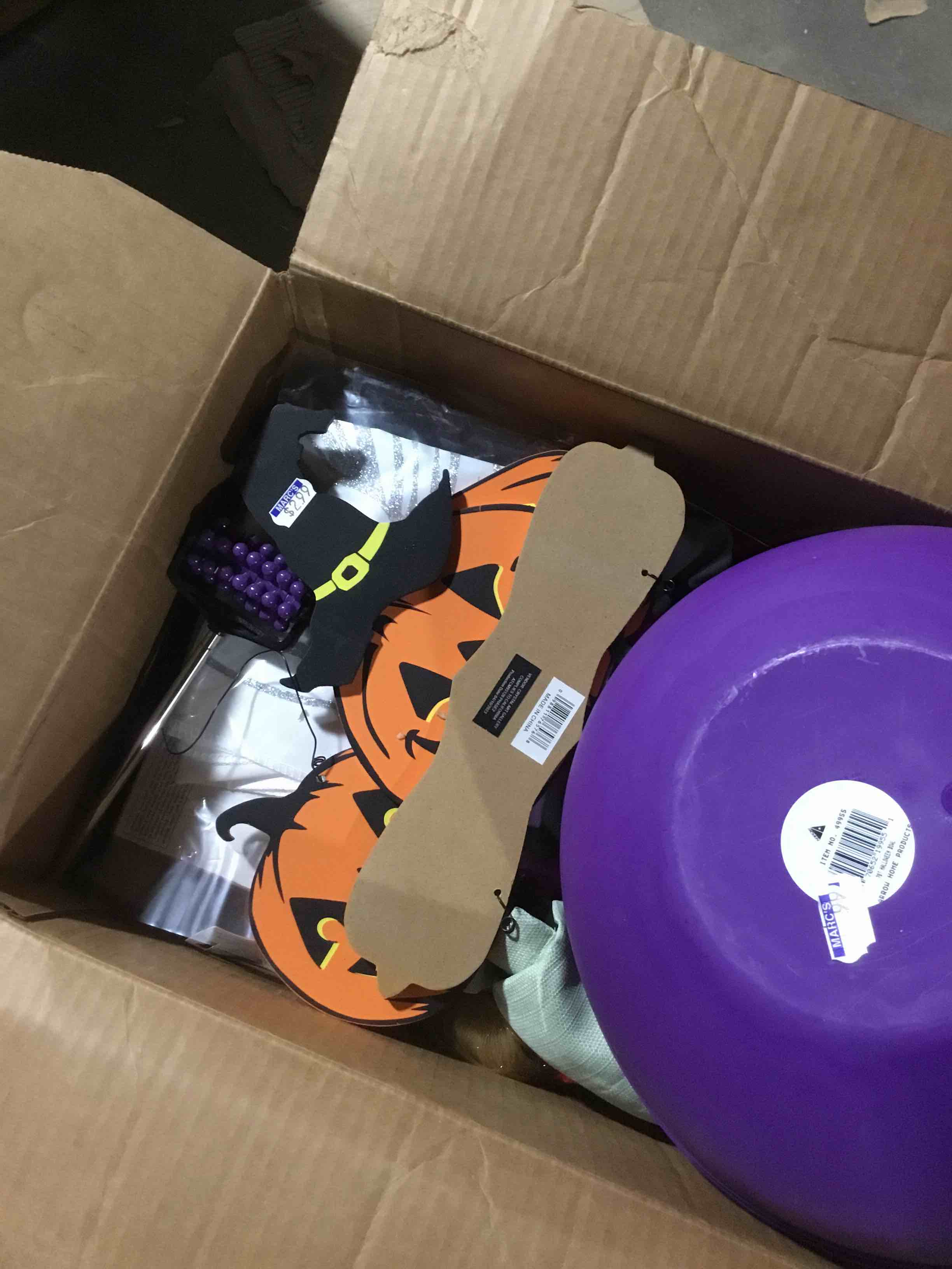 Condition photo showing Good Condition for box lot of miscellaneous items 