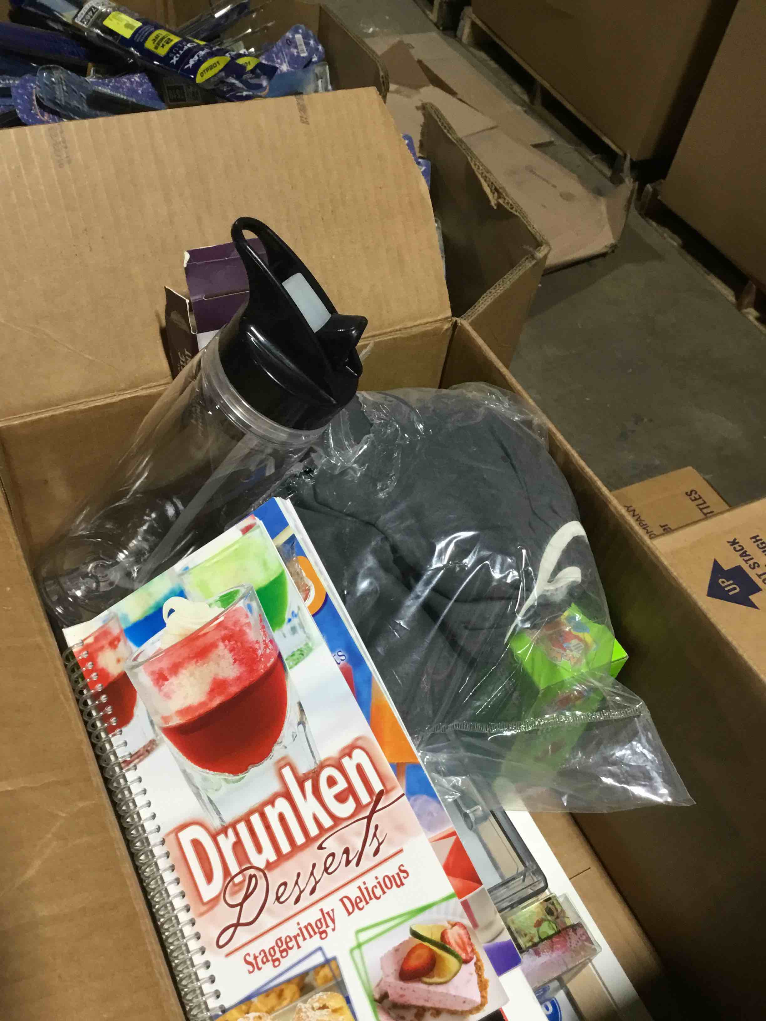 Condition photo showing Good Condition for box lot of miscellaneous items 