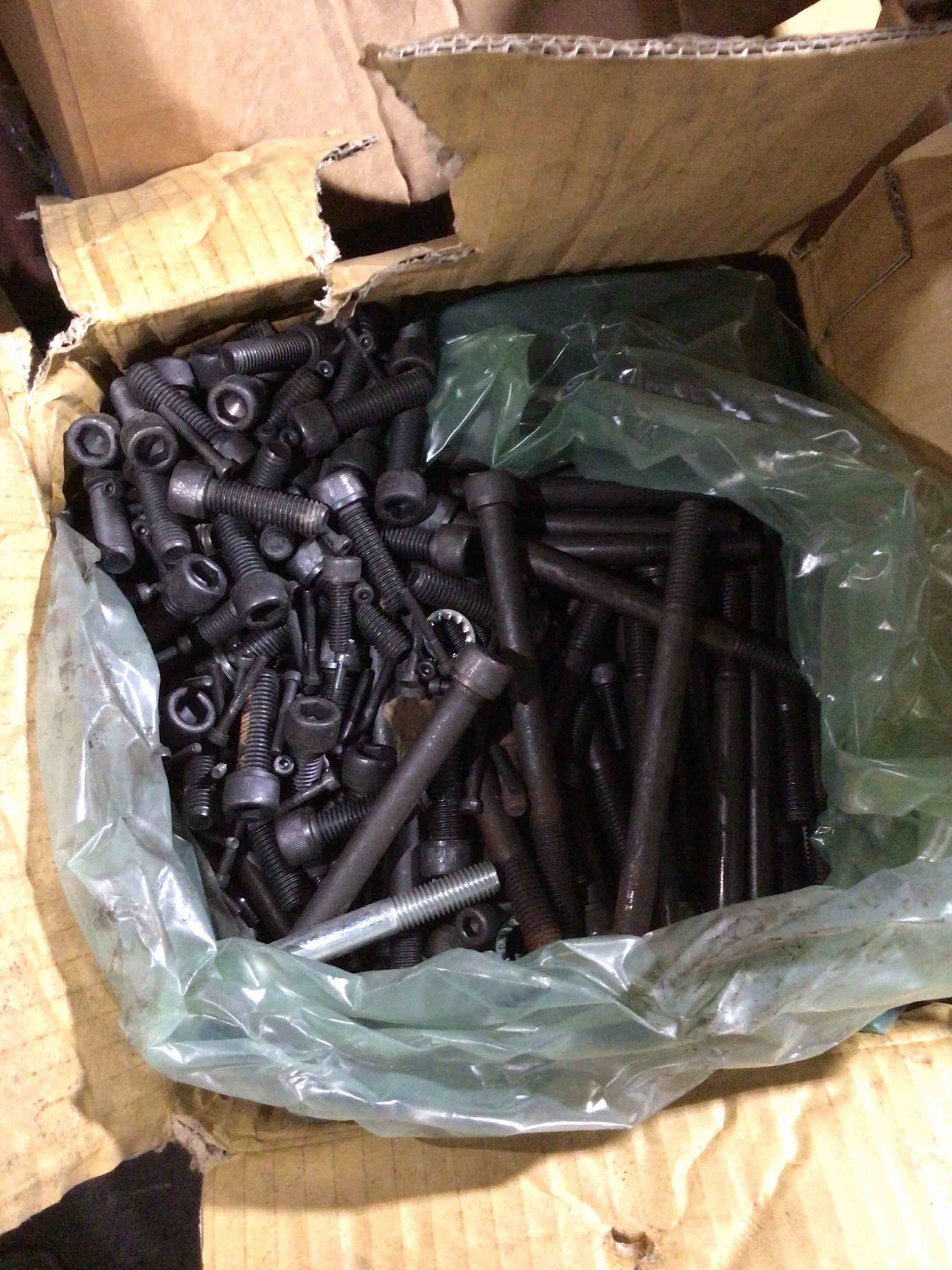 Condition photo showing Good Condition for they are howow head screws also know as Allen scre or socket cap