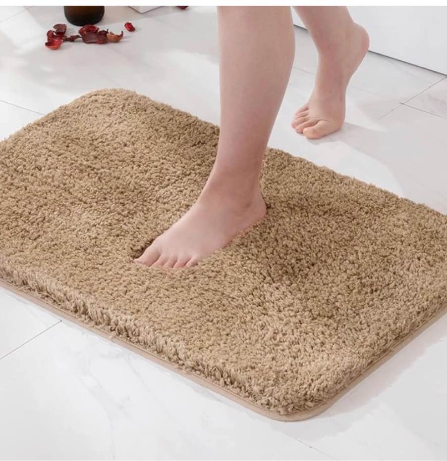 alayna’s non slip bathroom mat, light brown (17.7” x 25.6”)