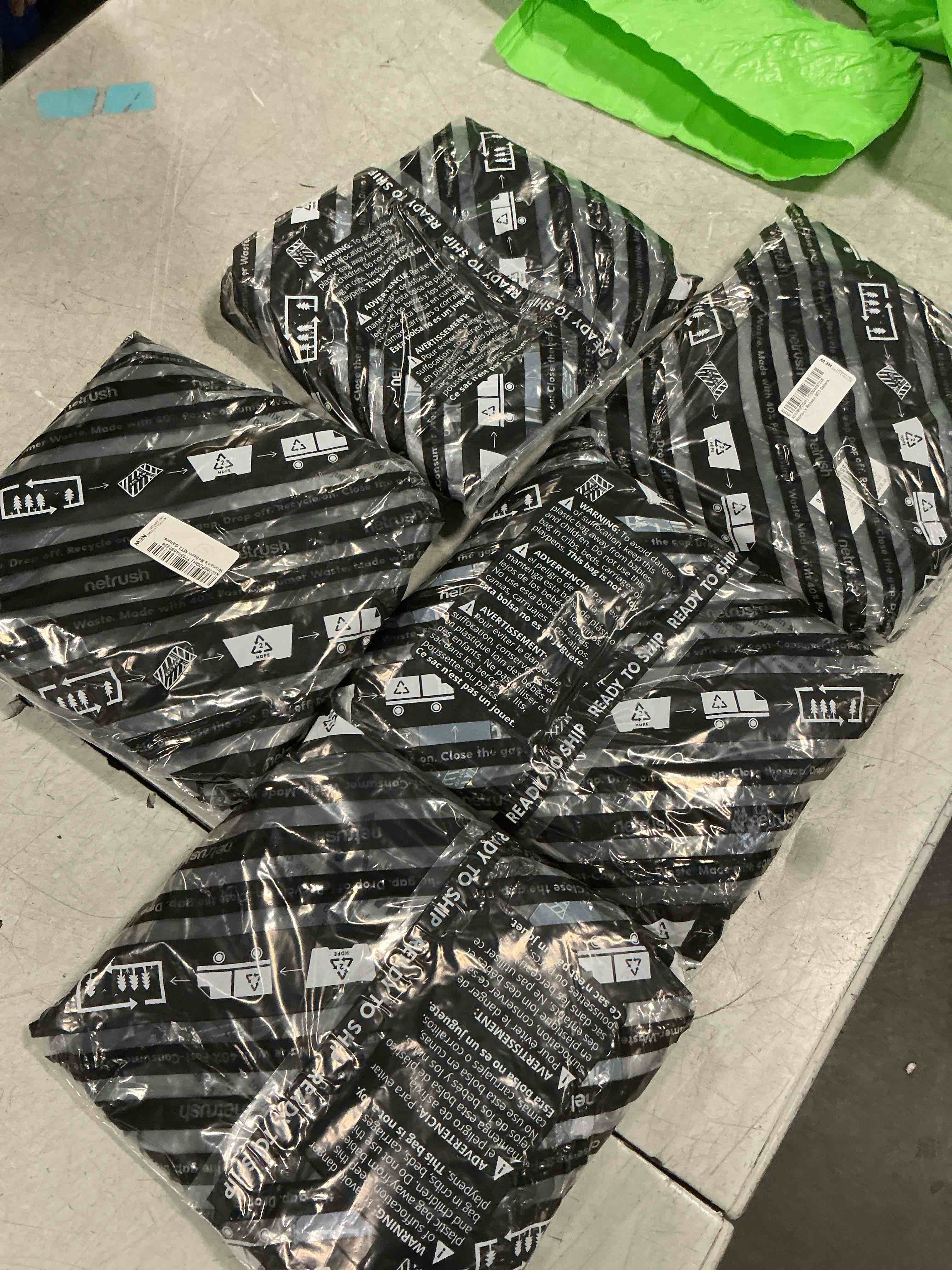 Condition photo showing New/Like New for Louis Garneau Robson MT3 Gaiter - different size - Black