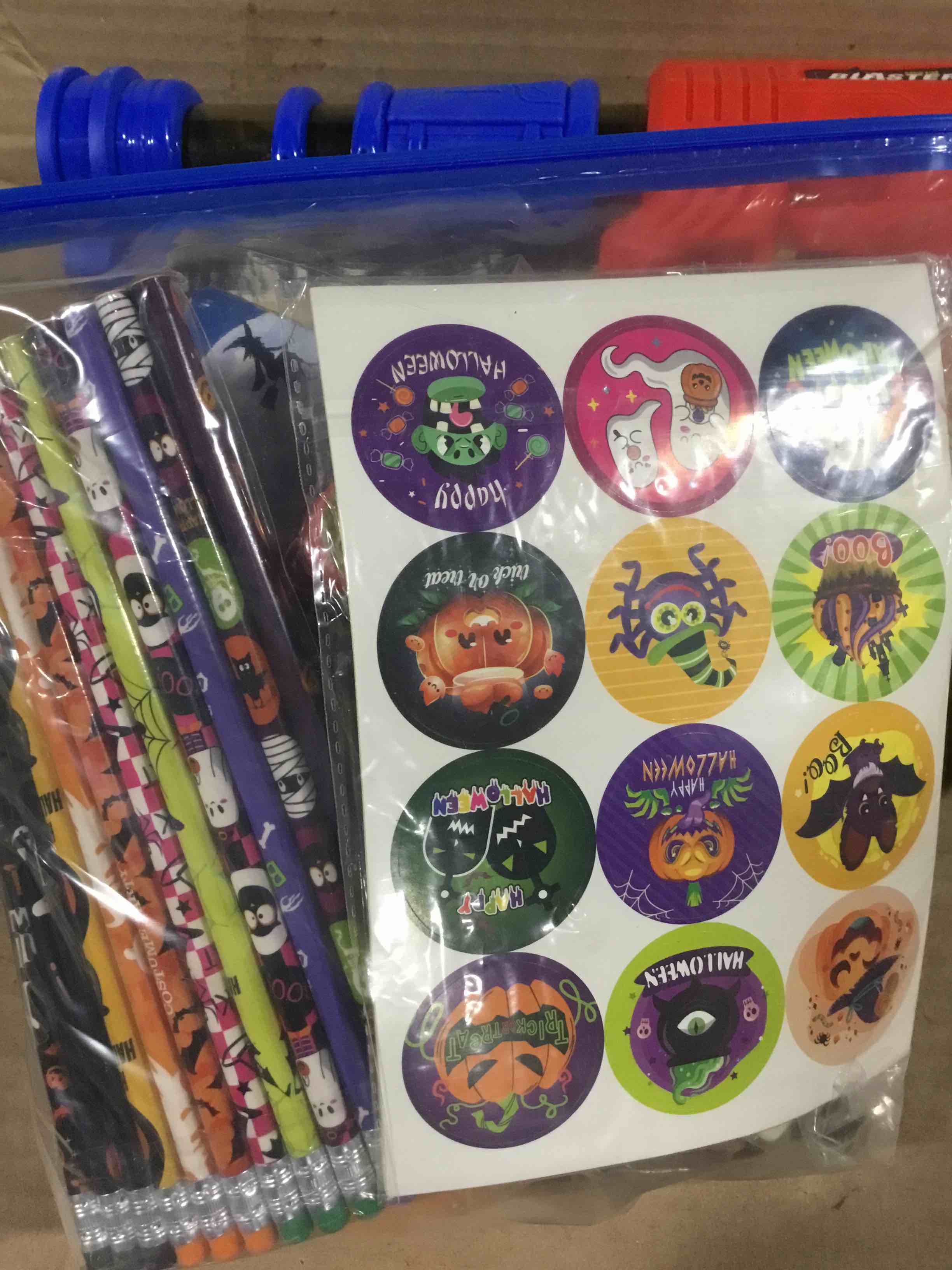 Condition photo showing Good Condition for box lot of miscellaneous items Halloween