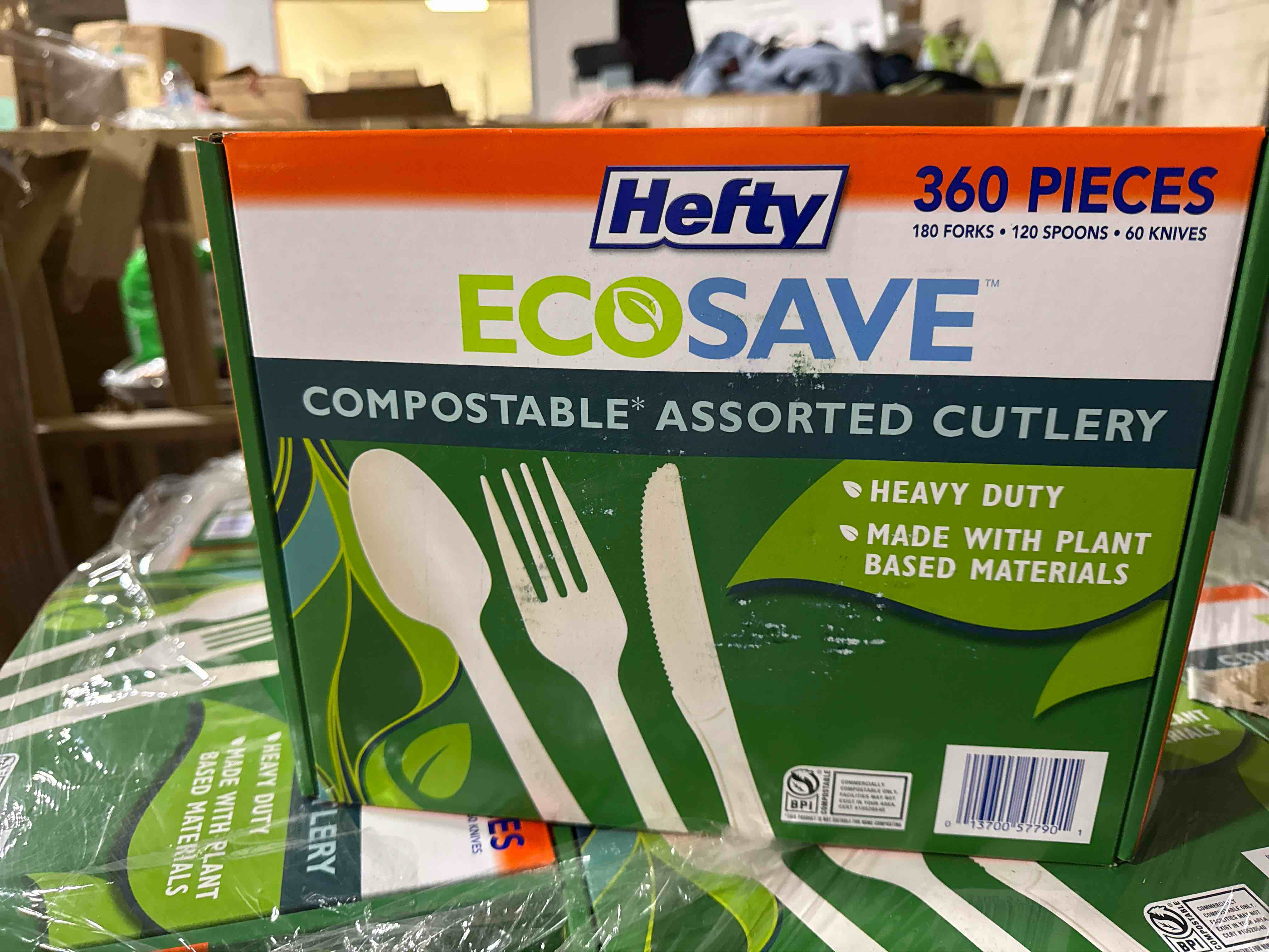 Condition photo showing Brand New for Hefty Assorted Cutlery 360 Pieces