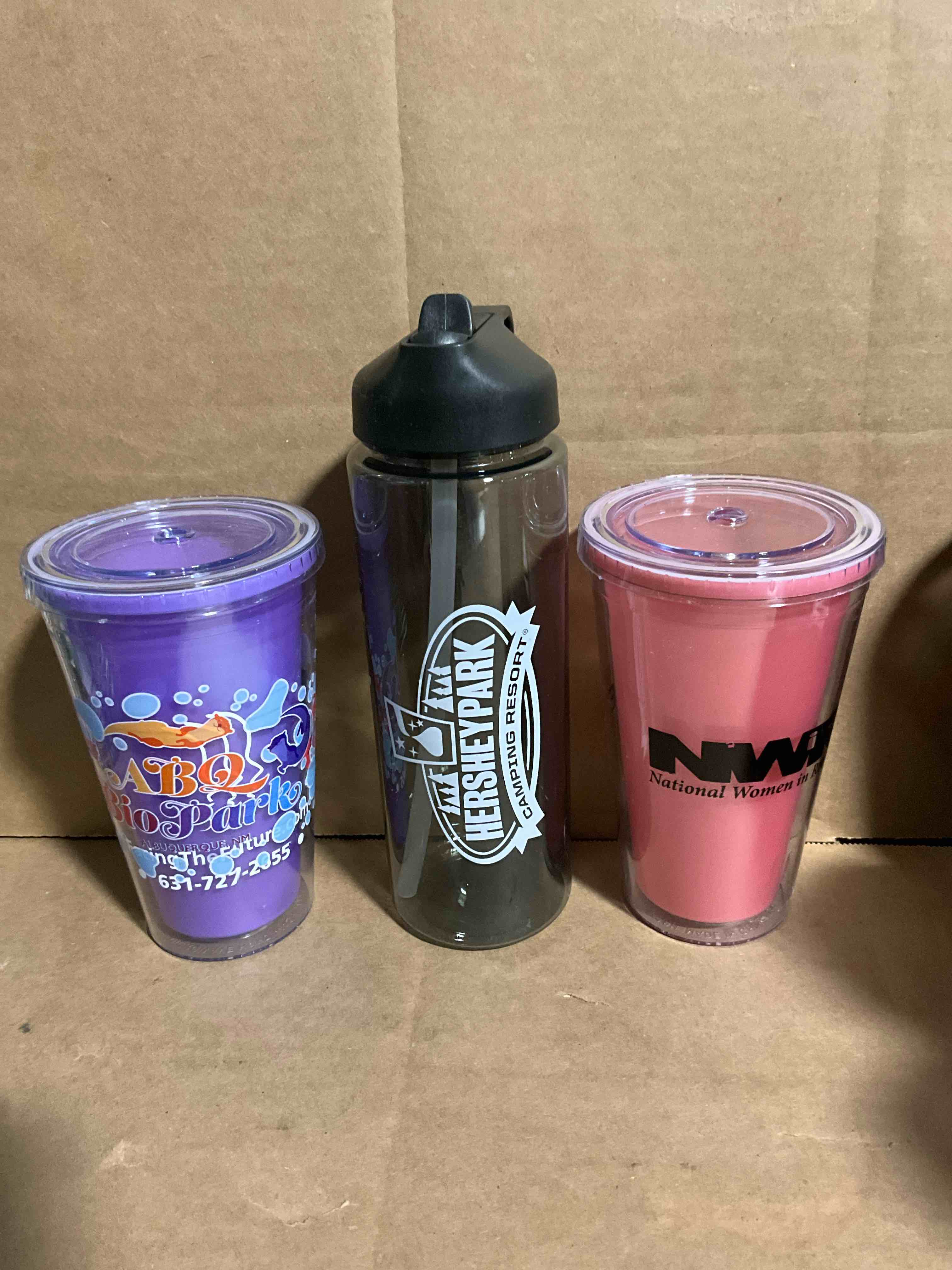 3 pack of assorted plastic tumblers