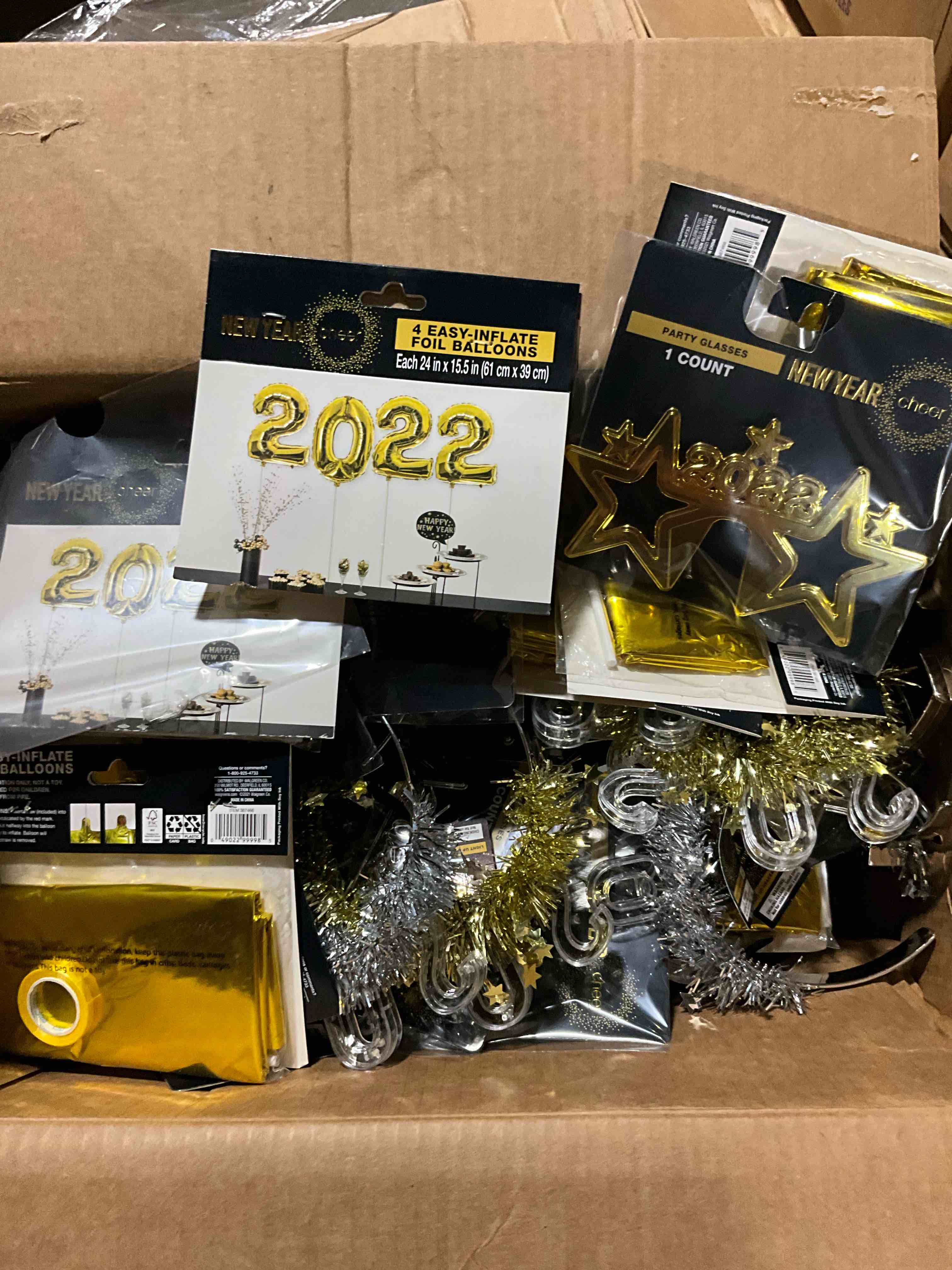 Condition photo showing Good Condition for box lot of miscellaneous items 