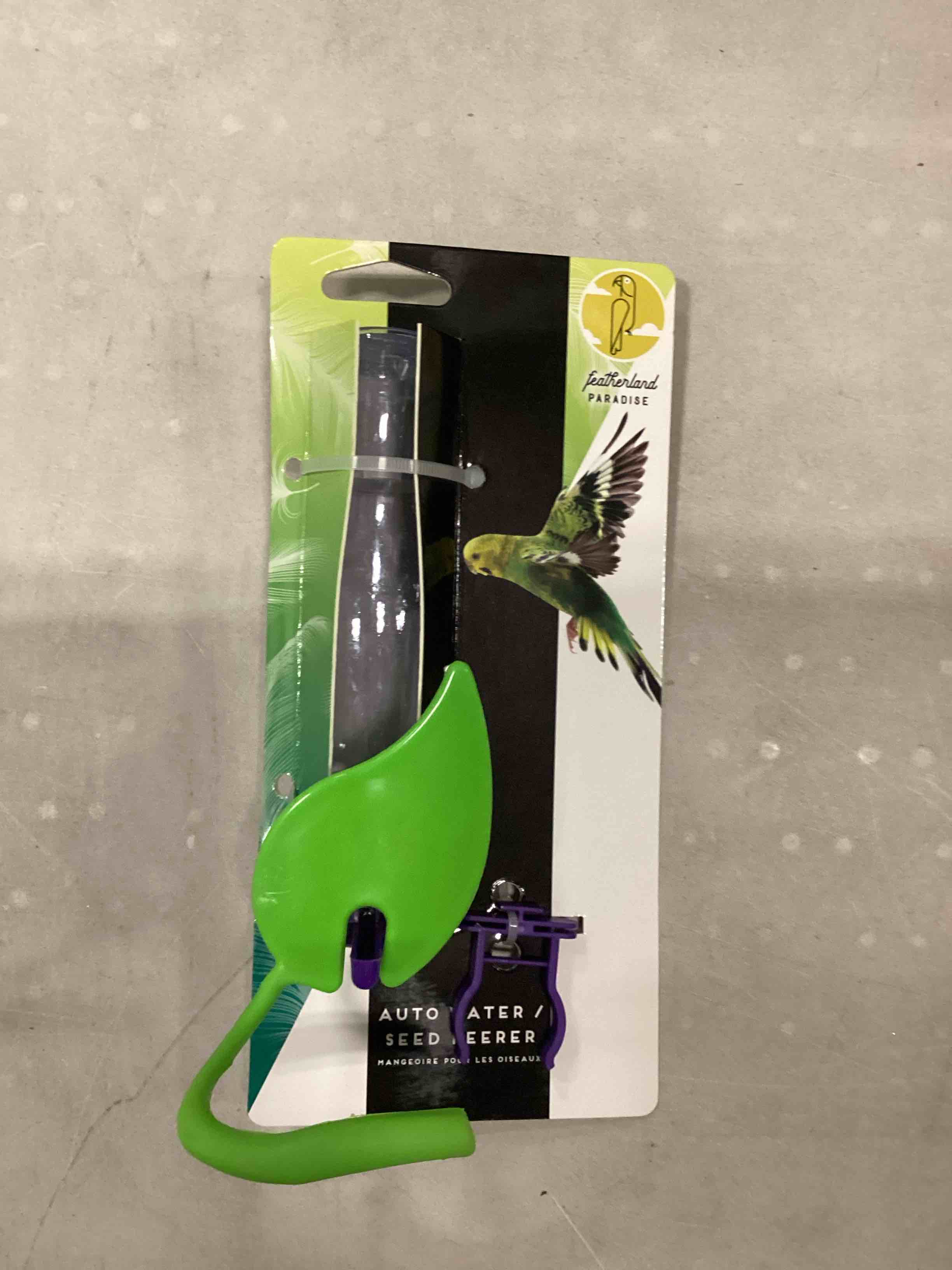 Condition photo showing New/Like New for Caitec 899 Auto Water & Seed Feeder