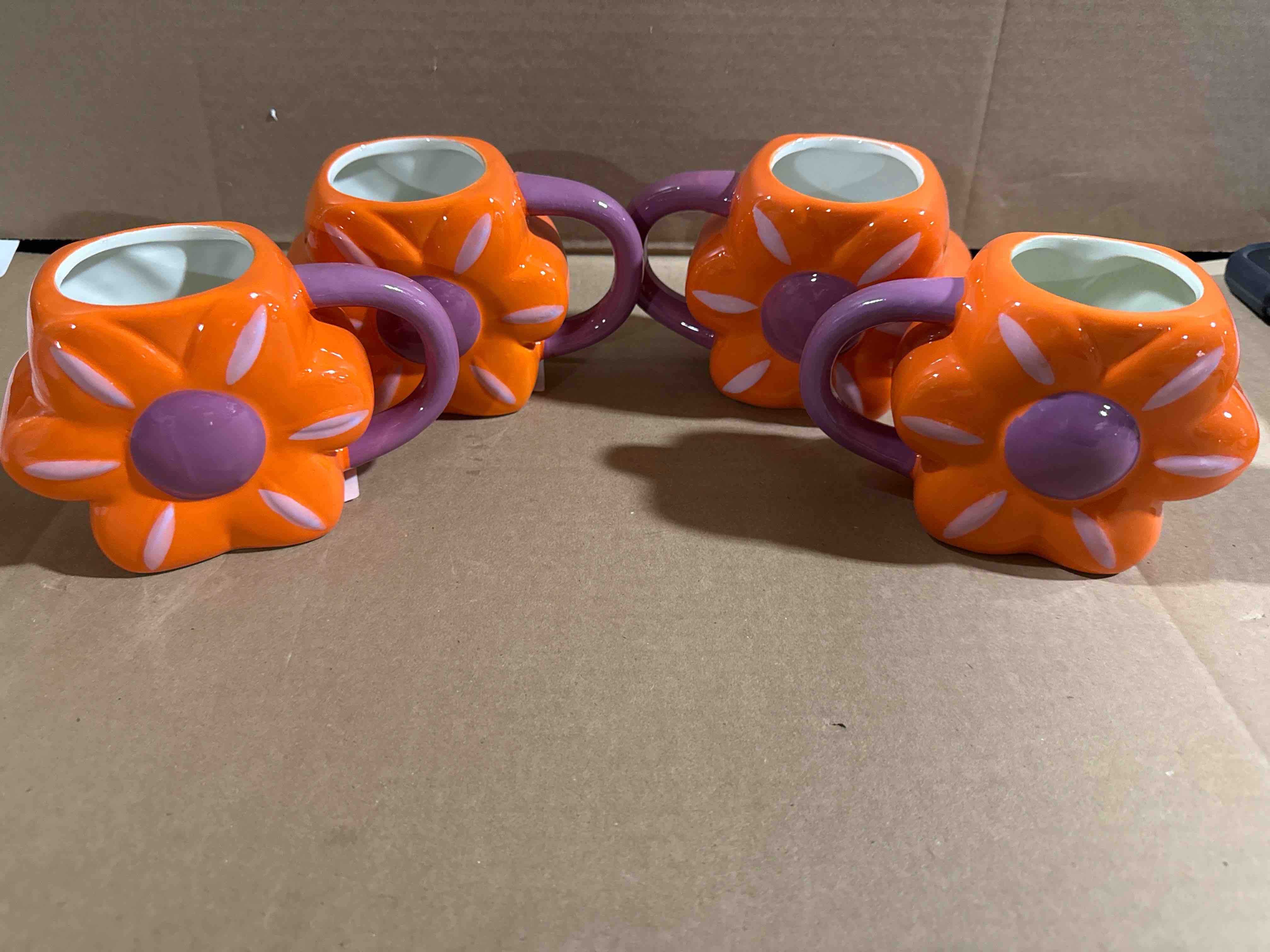 Condition photo showing New/Like New for case of 4 14.2oz earthenware novelty daisy figural mug - room essentials™