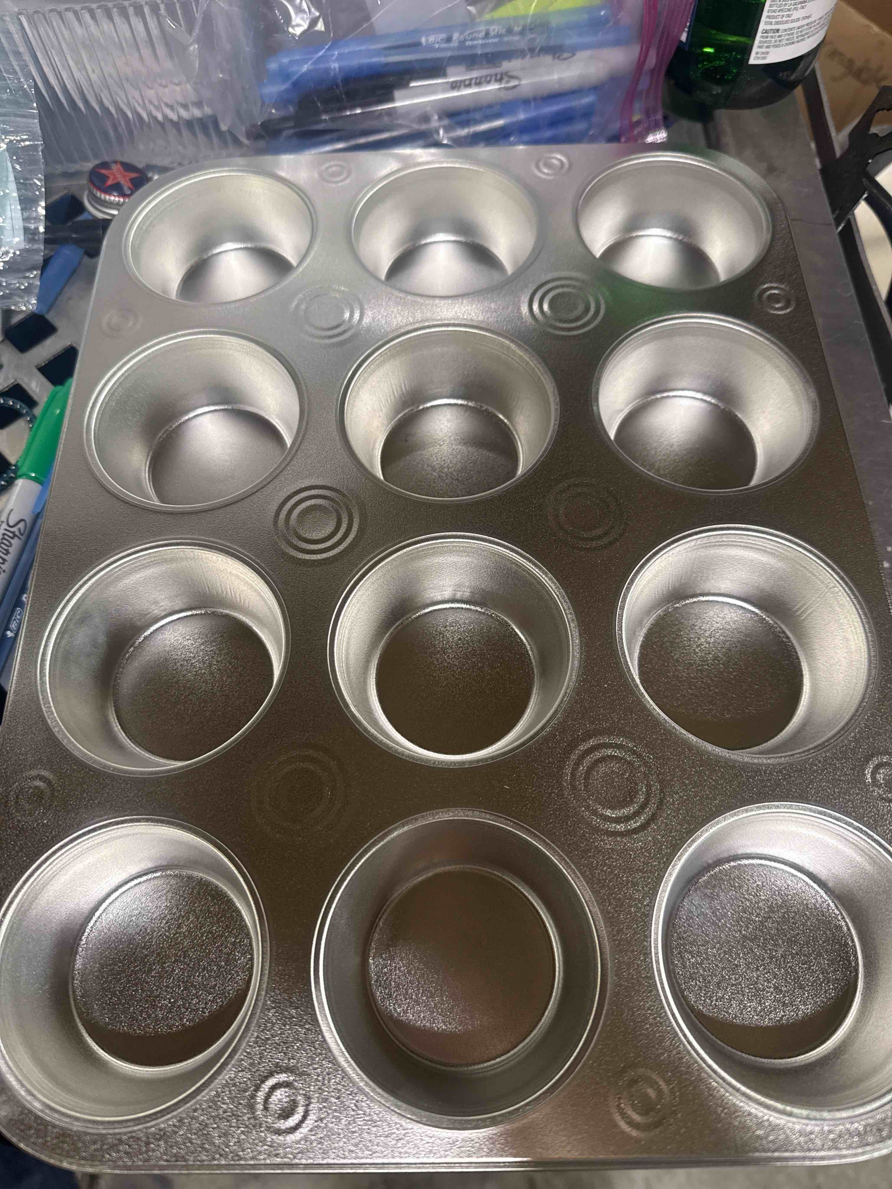 Condition photo showing Brand New for 4 pack muffin pan set 