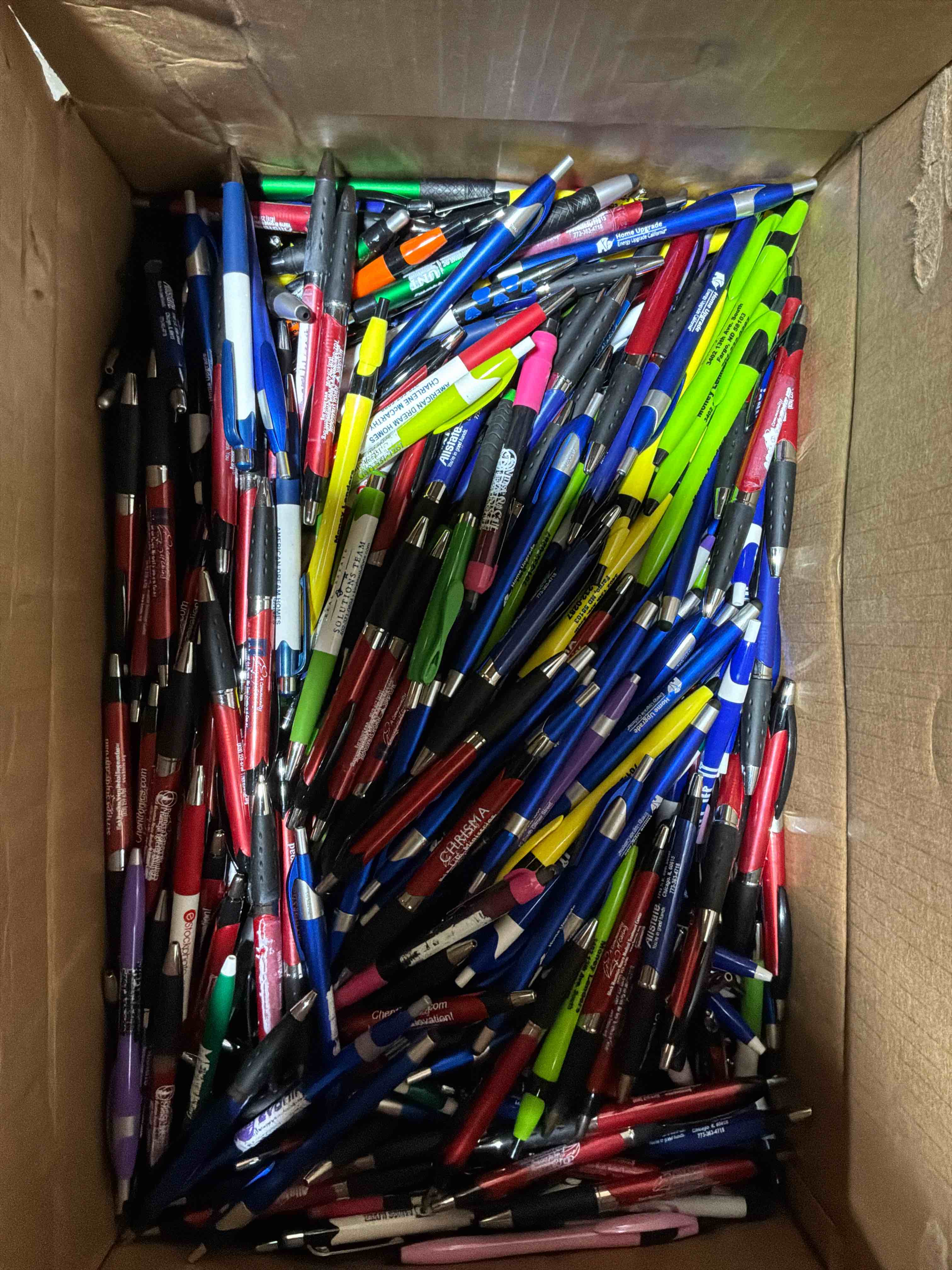 Condition photo showing Good Condition for box lot of miscellaneous items 