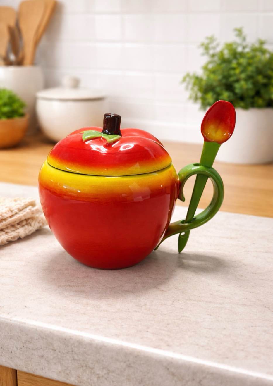 Apple Mug, Teacher Appreciation Gift, Unique Novelty Coffee Cup, Great Teachers Gift Idea & Desk Décor, for Holidays, Birthdays, End of Year Appreciation, for Best Male, Female Gifts