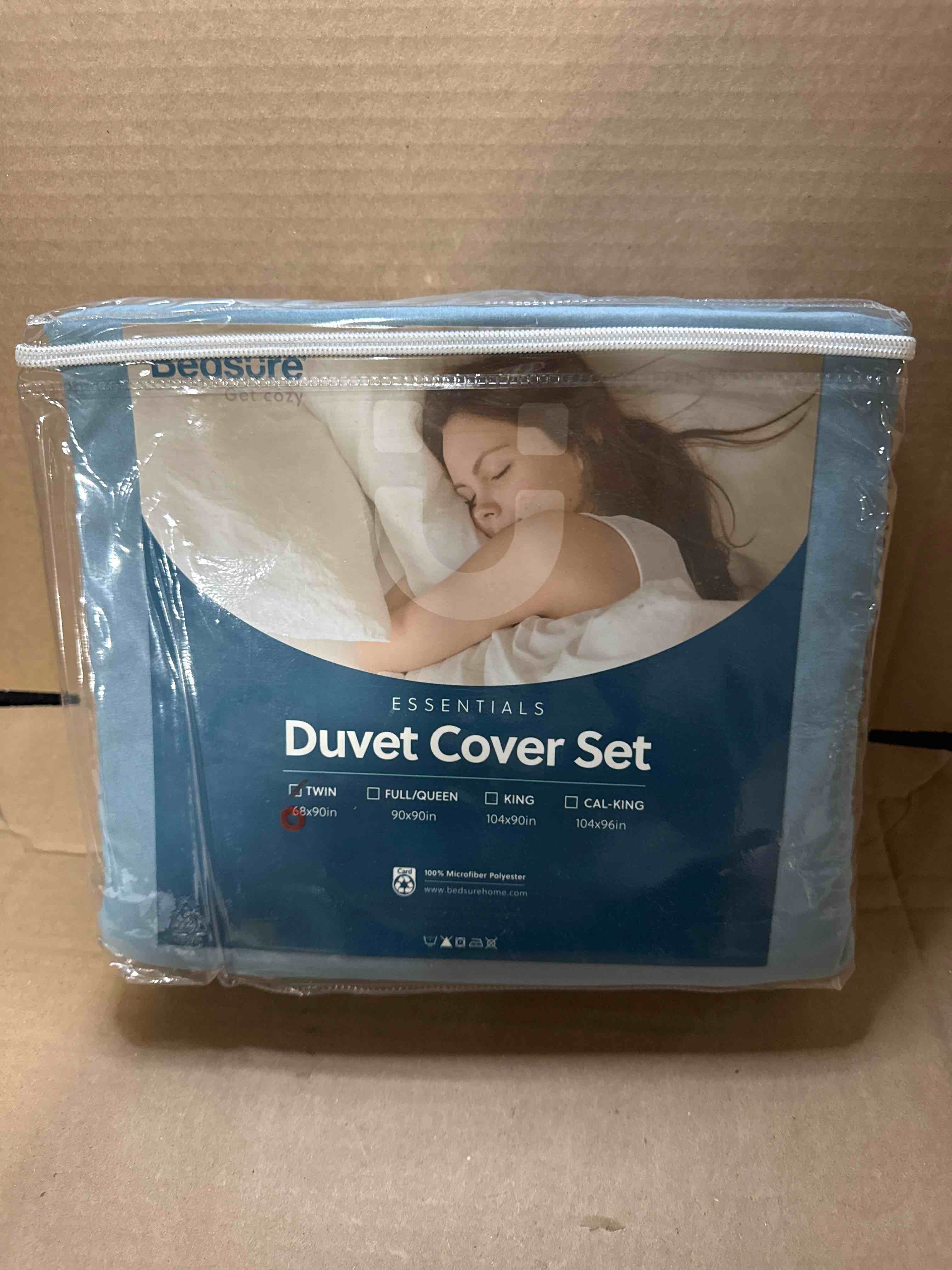 Condition photo showing New/Like New for essentials duvet cover set twin blue 