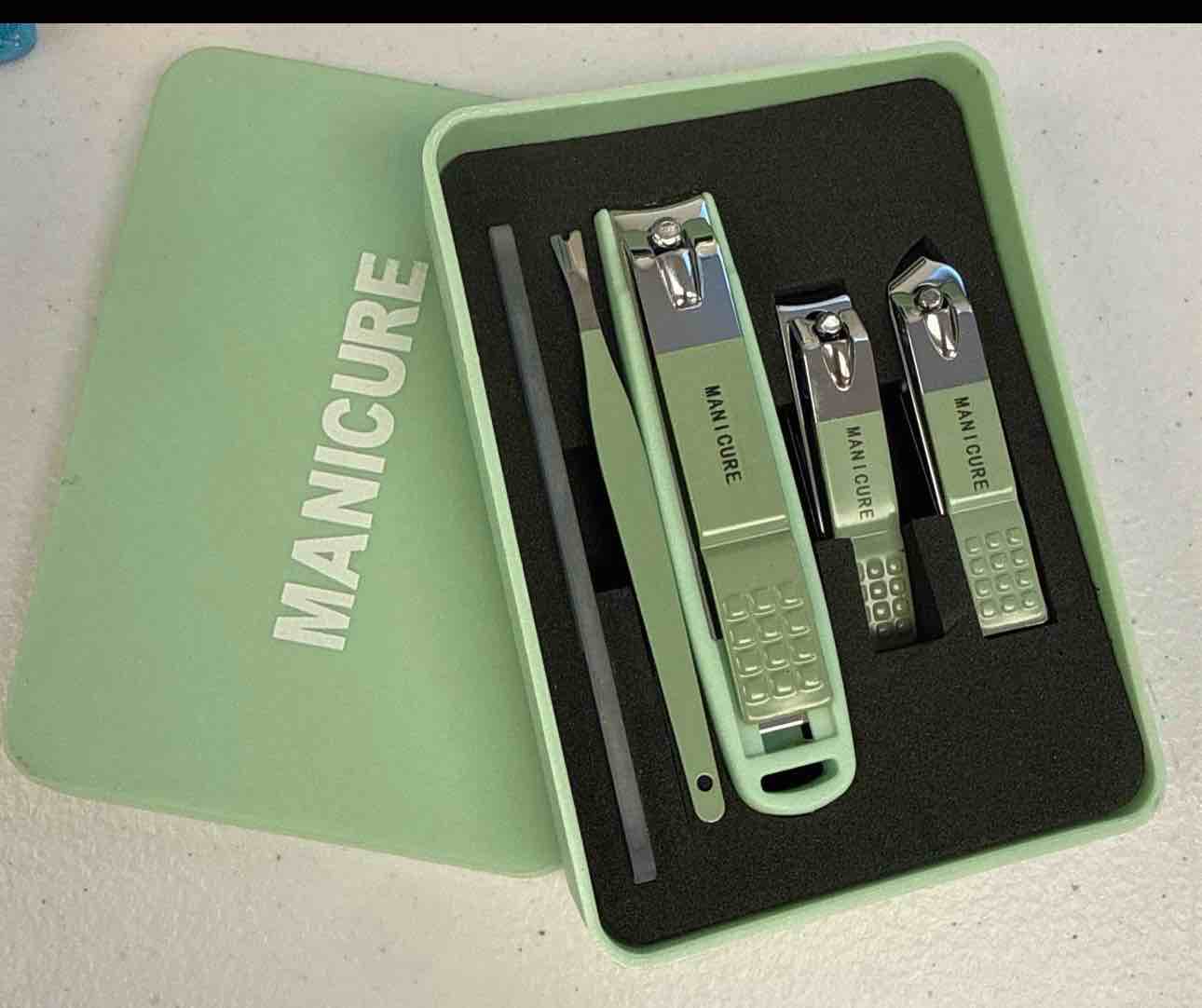 Condition photo showing Brand New for 5pc manicure set 