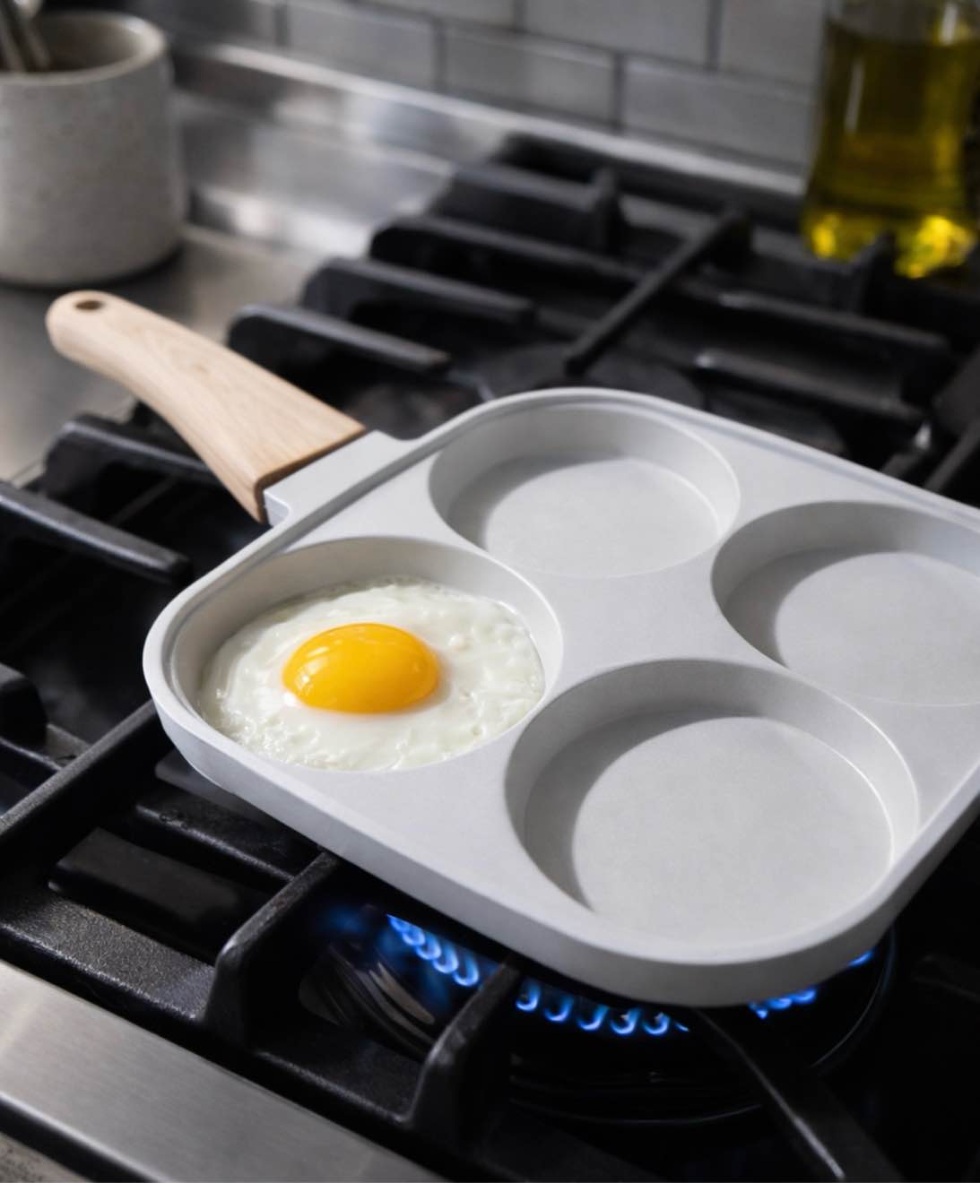 4 Cup Egg Pan with Wooden Handle, Non Stick Aluminum Alloy Frying Pan