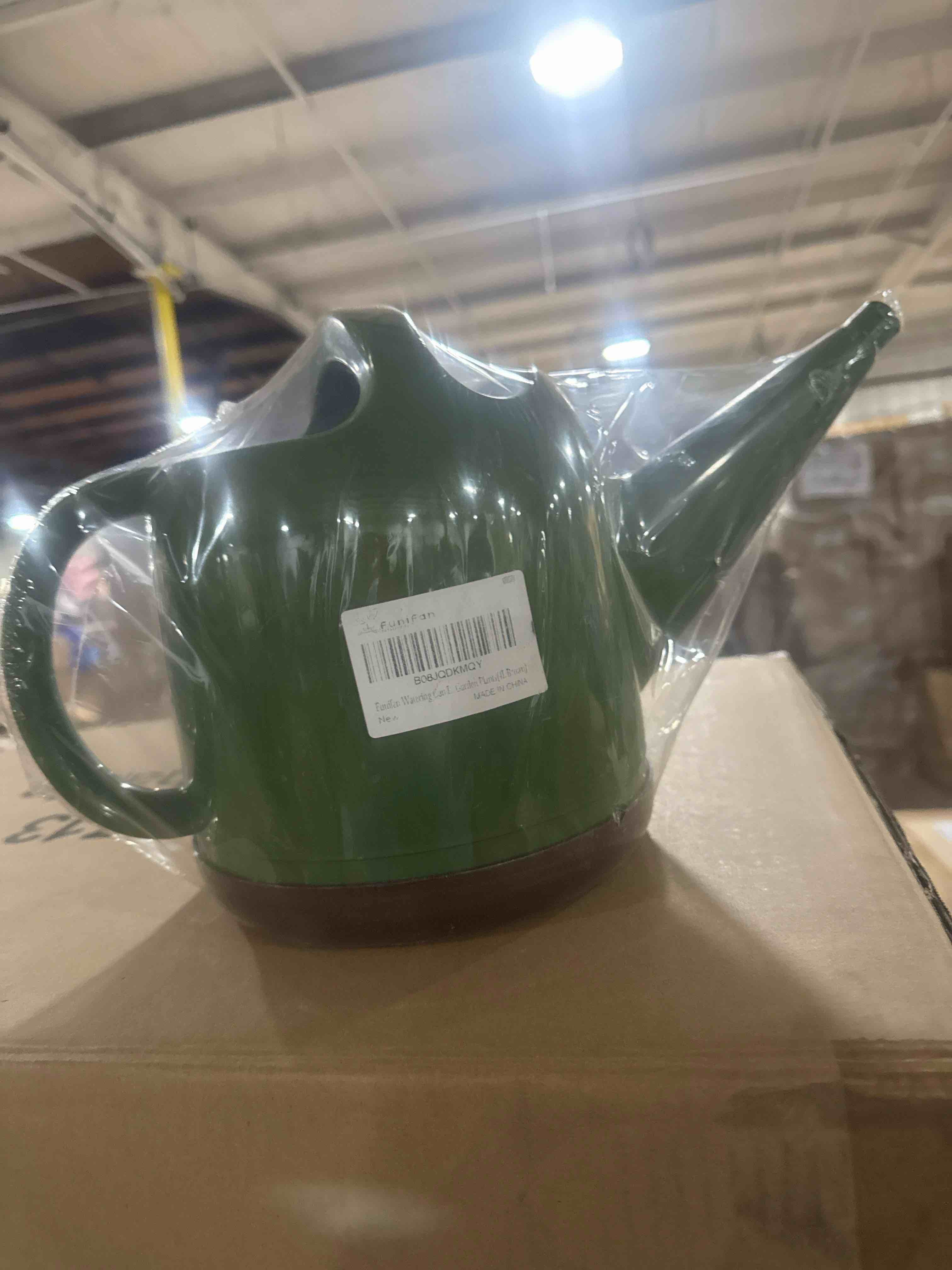 watering can, 1 gallon watering cans for outdoor house plants, detachable shower head long spout garden water can for indoor plants, plastic, large, flowers, watering pot (4l, brown)