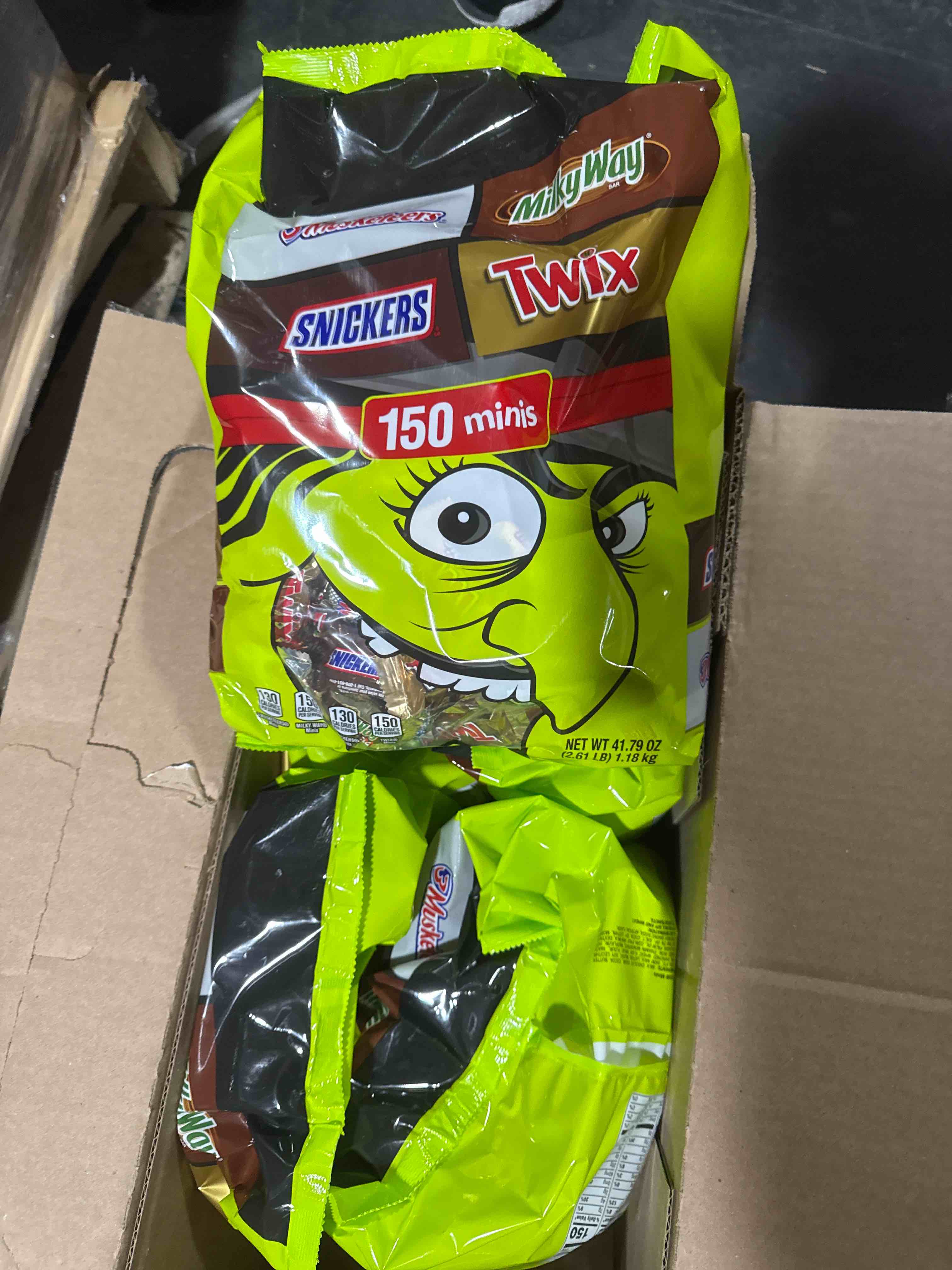 Condition photo showing Good Condition for case of 5 mars - snickers, twix, milky way & 3 musketeers minis halloween milk chocolate candy assortment bulk bag - 41.79oz/150ct (bb 02/2026)