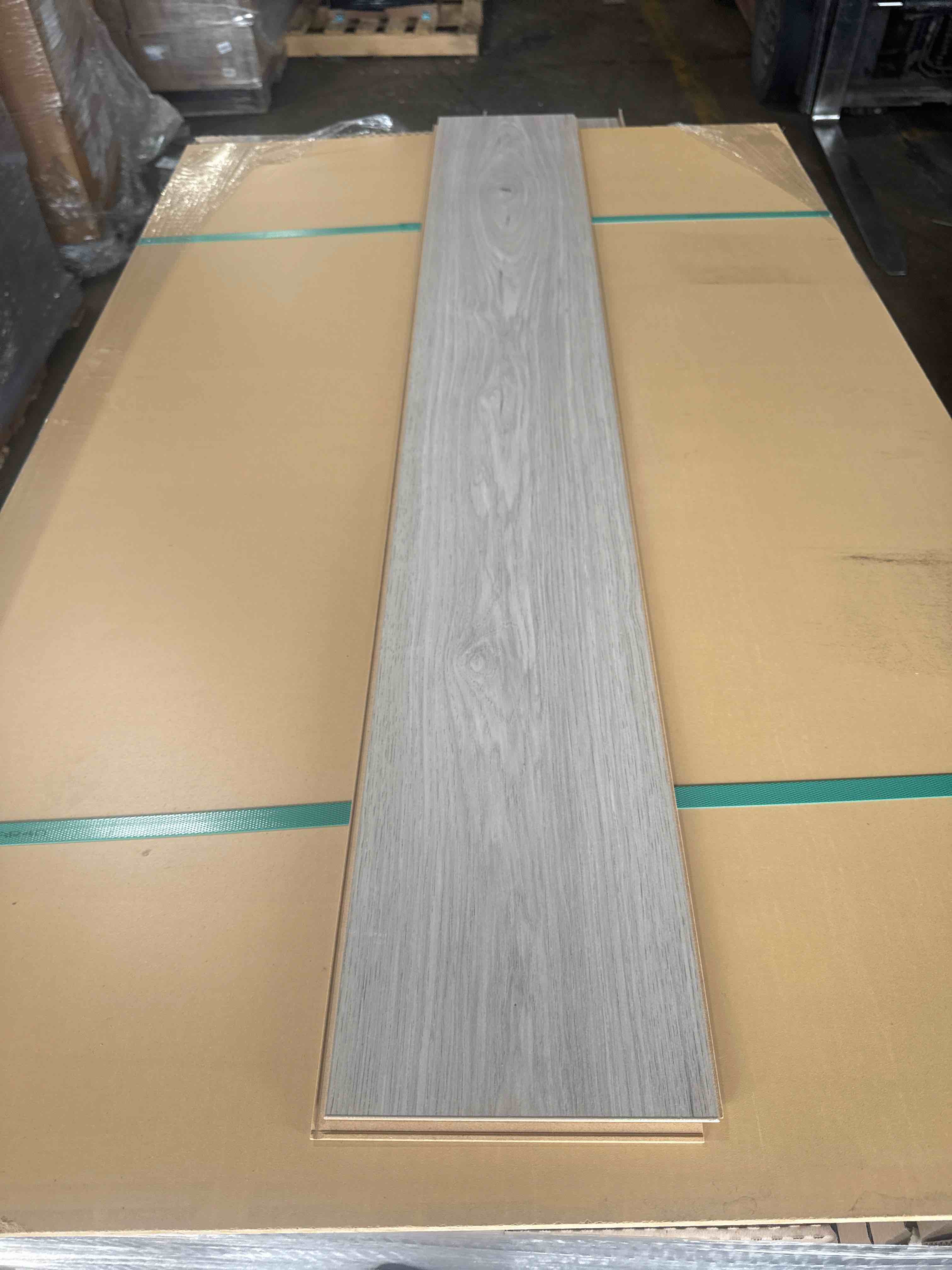 Condition photo showing Good Condition for laminate wood flooring 10mm thickness 7.48 x 50.67 (15.80 sq ft/ box) 56 boxes = 884 sq ft _ bid per sq ft